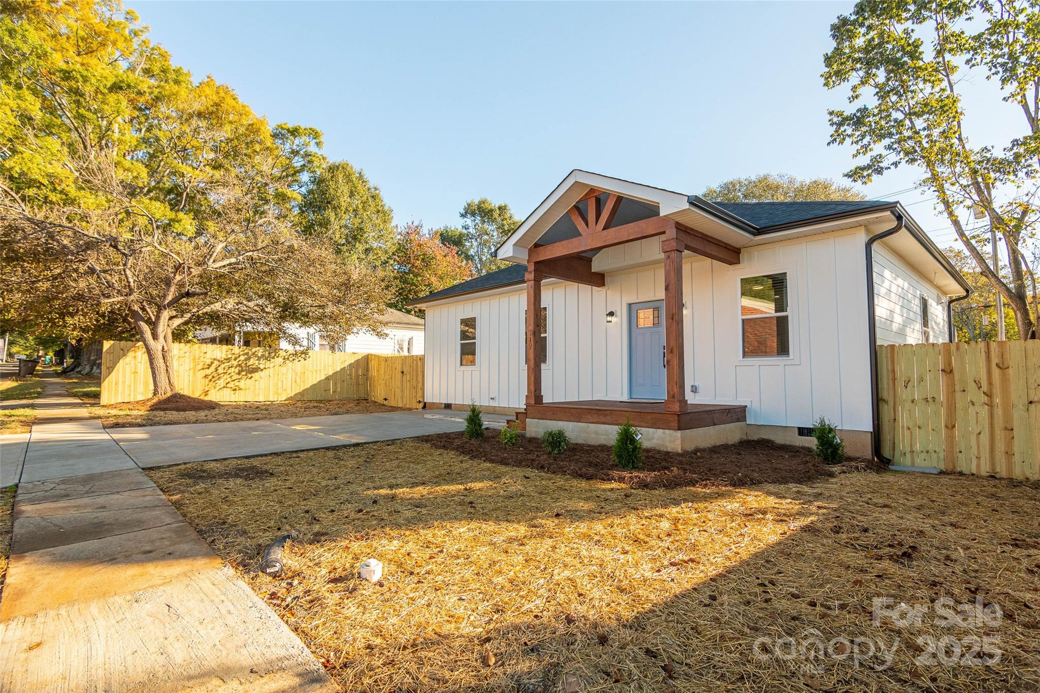 719 Smith Street — Shelby