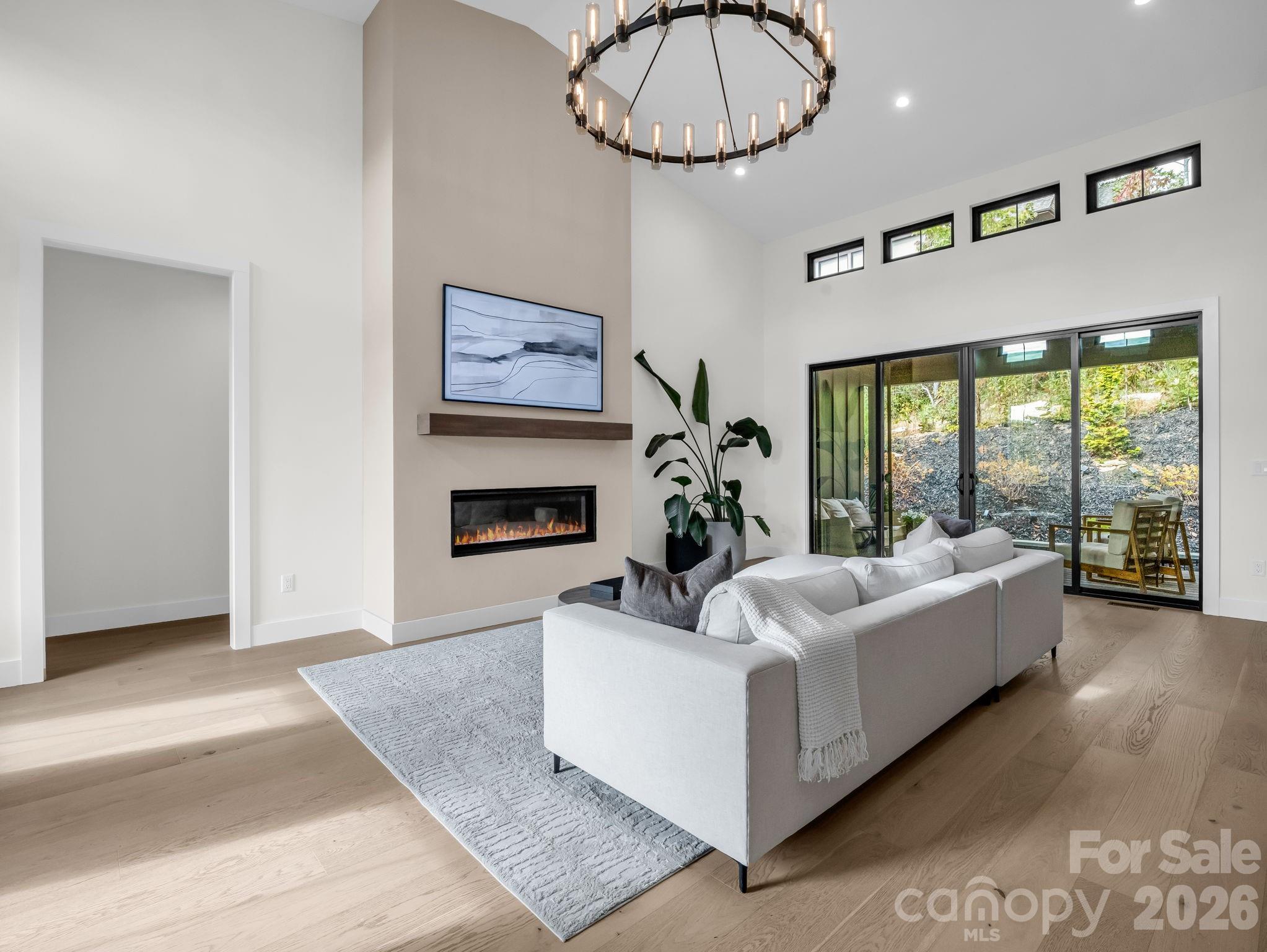 123 Millbrae Loop — Hendersonville