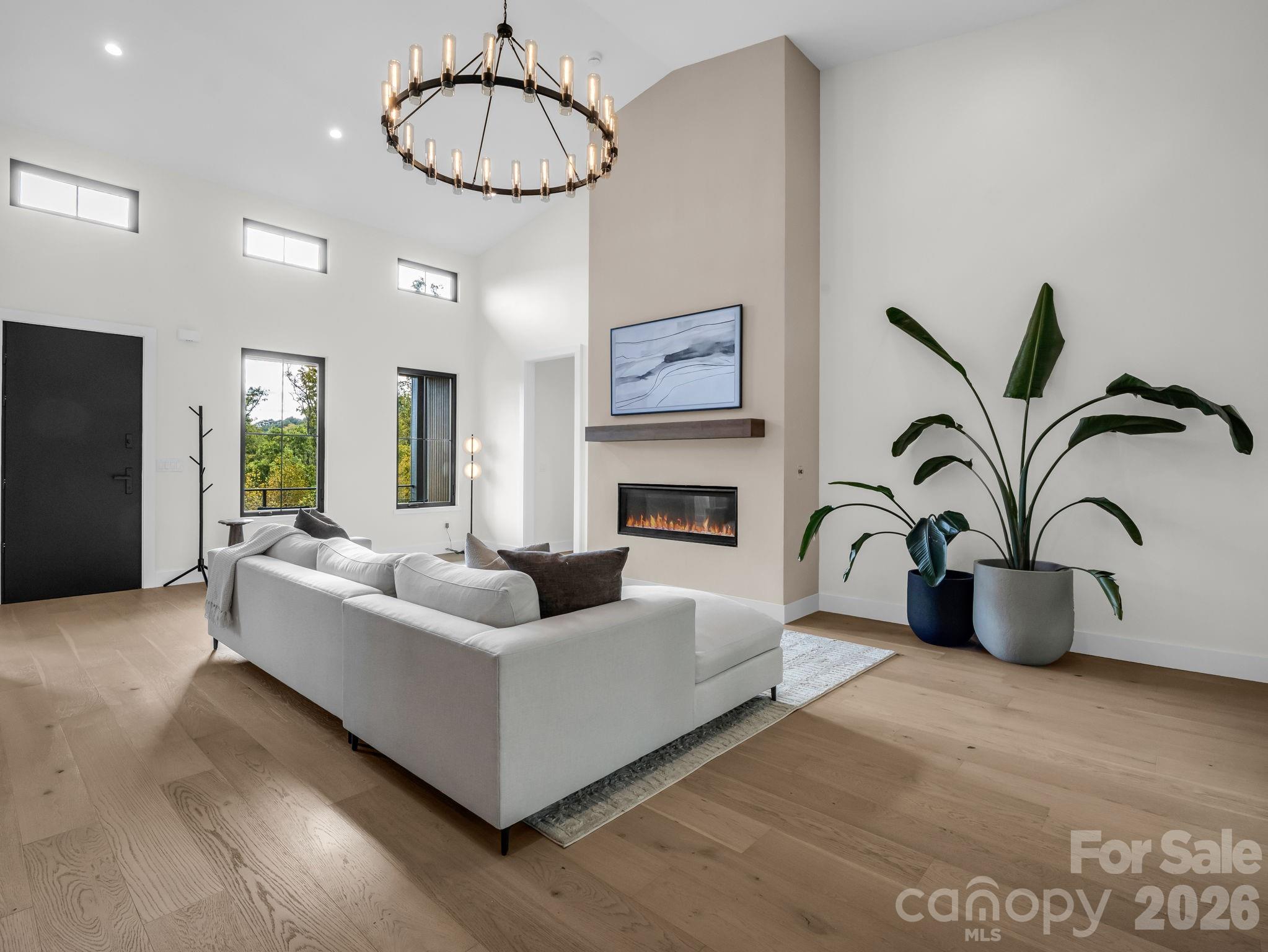 123 Millbrae Loop — Hendersonville