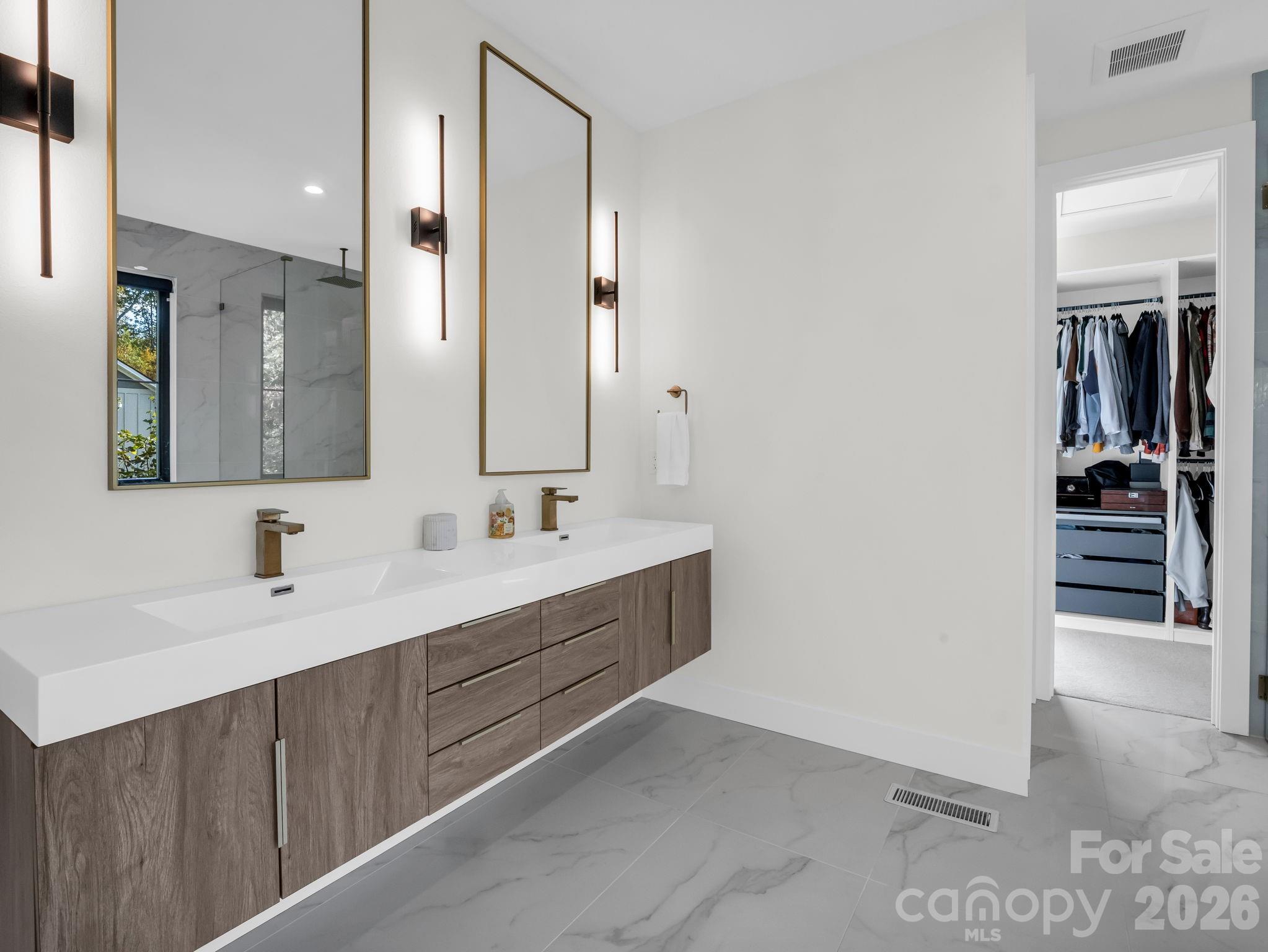 123 Millbrae Loop — Hendersonville