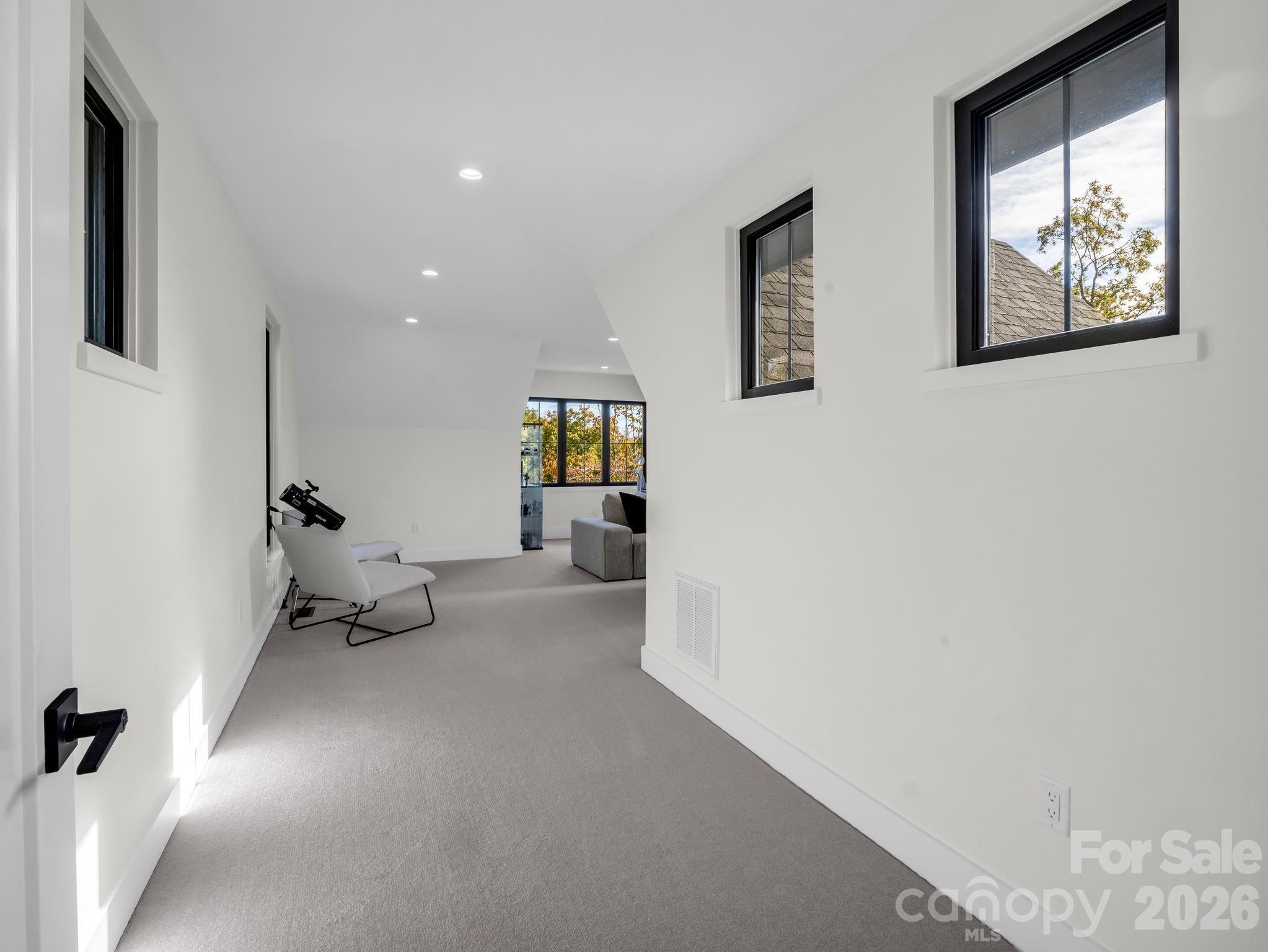 123 Millbrae Loop — Hendersonville