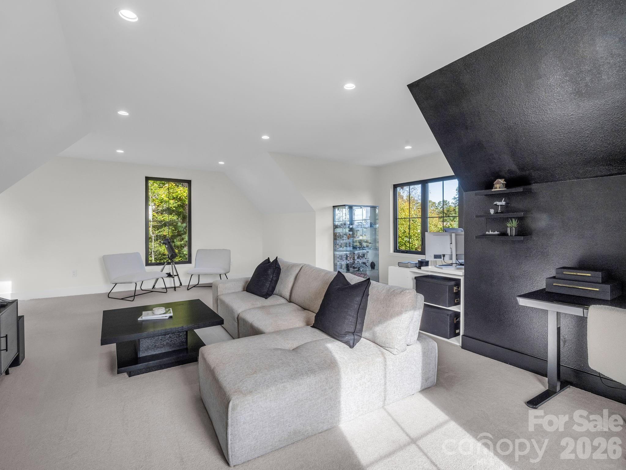 123 Millbrae Loop — Hendersonville