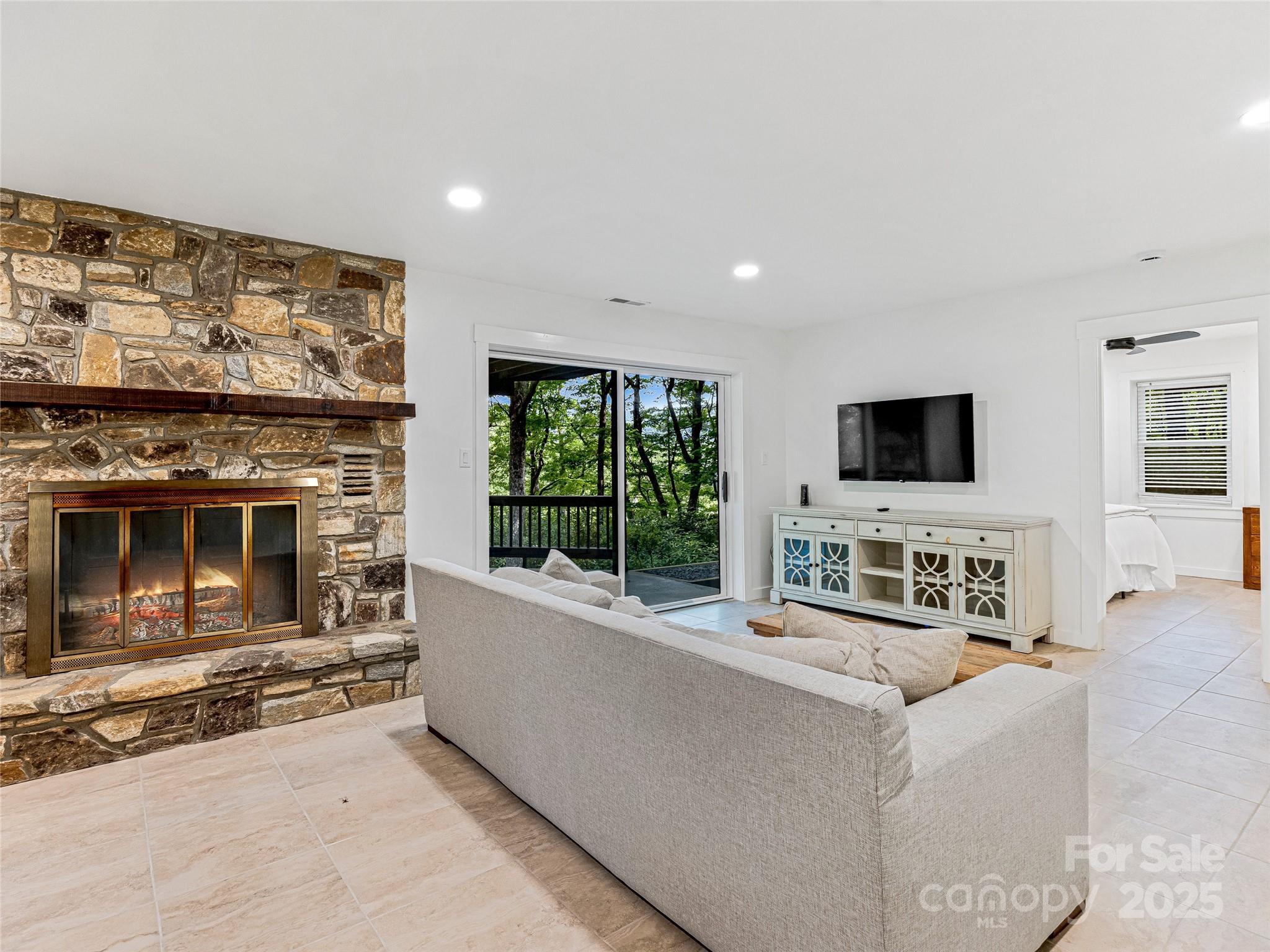 412 Cherokee Trace — Lake Toxaway