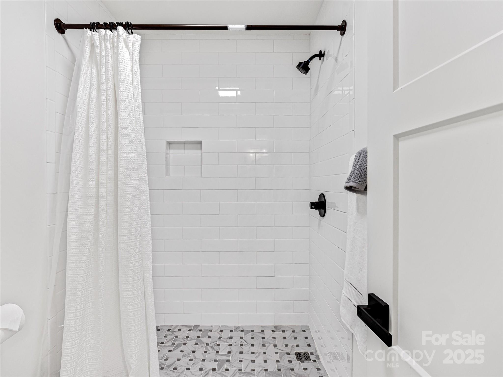 412 Cherokee Trace — Lake Toxaway