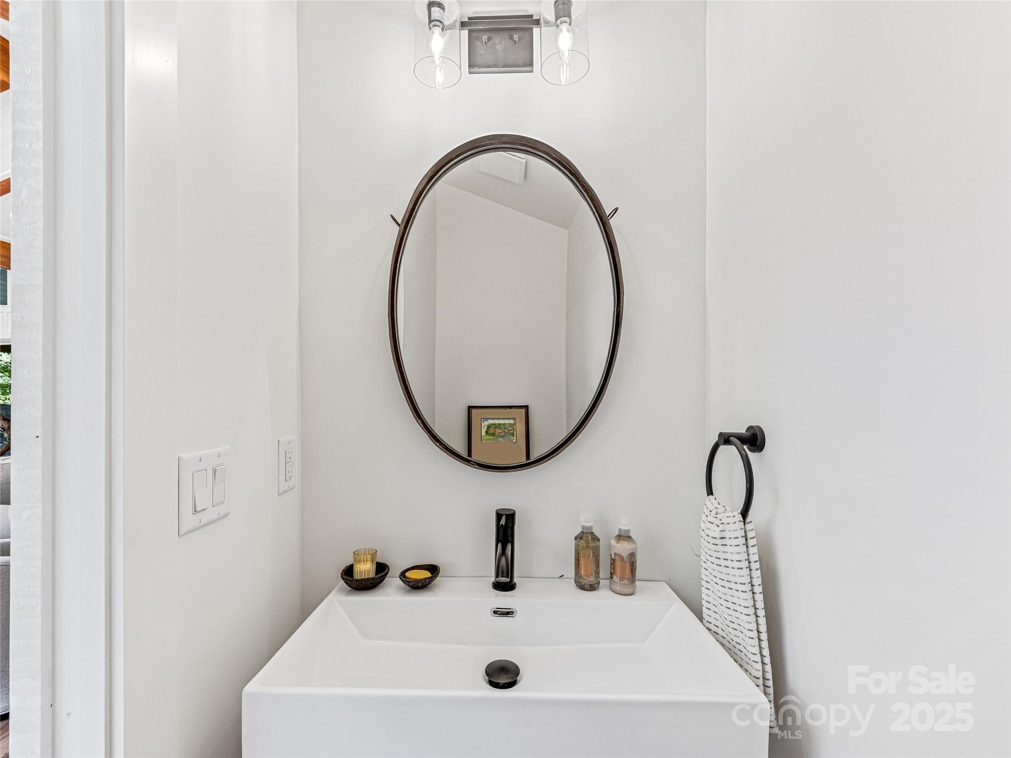 412 Cherokee Trace — Lake Toxaway