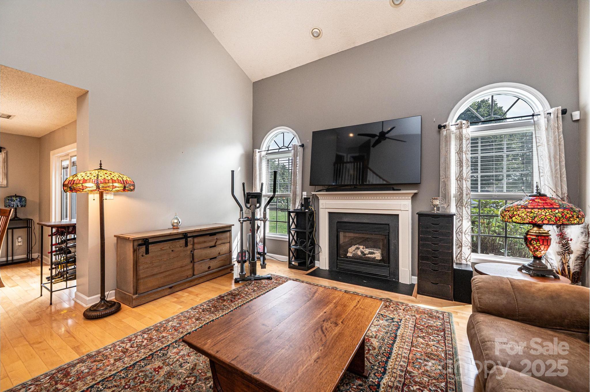1472 Sweetbriar Lane — Hickory