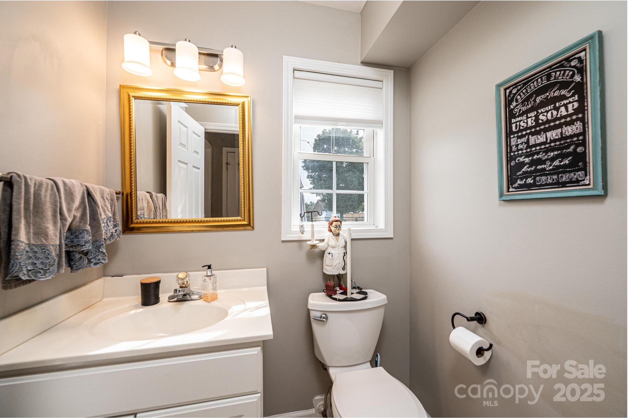 1472 Sweetbriar Lane — Hickory