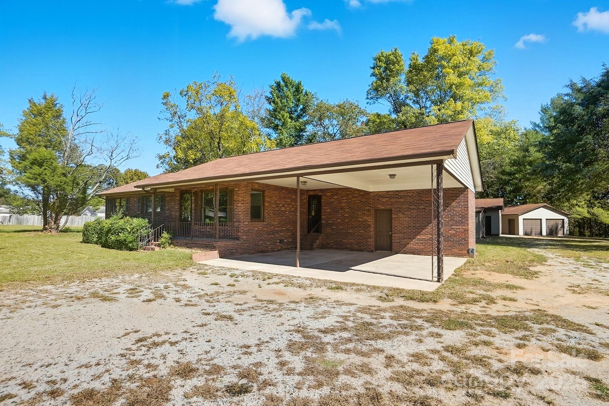 3230 W Innes Street — Salisbury