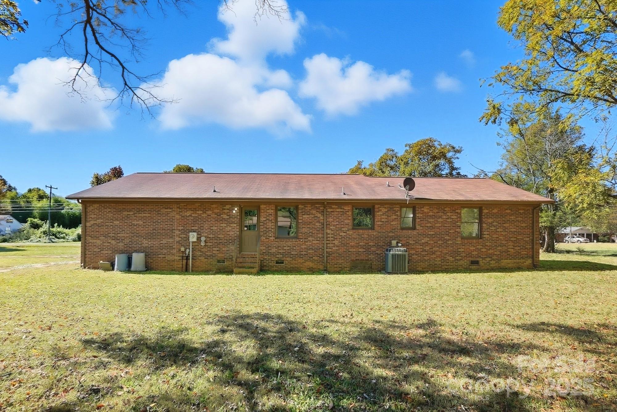 3230 W Innes Street — Salisbury