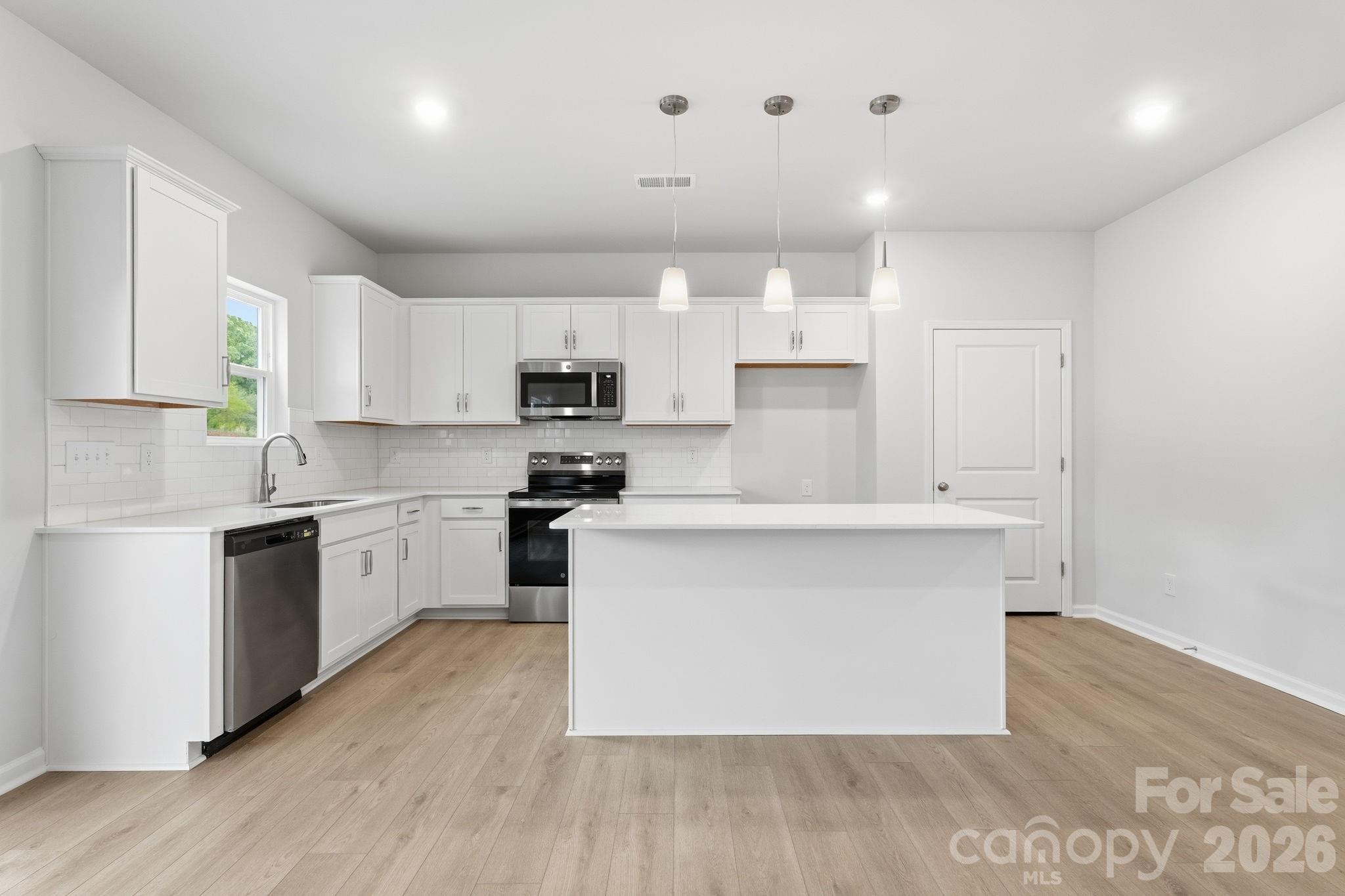 1694 Piper Creek Avenue — Newton