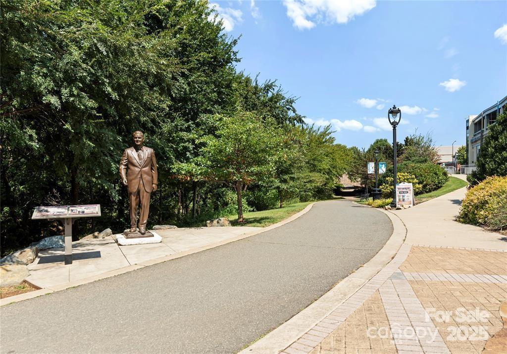 1133 Metropolitan Avenue #613 — Charlotte