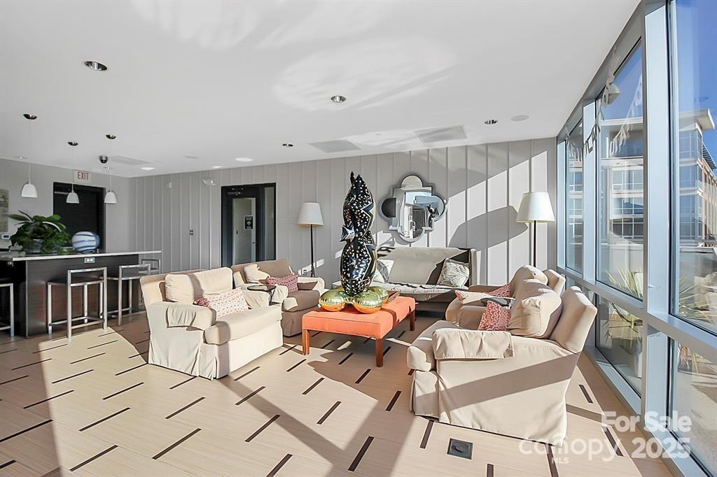 1133 Metropolitan Avenue #613 — Charlotte
