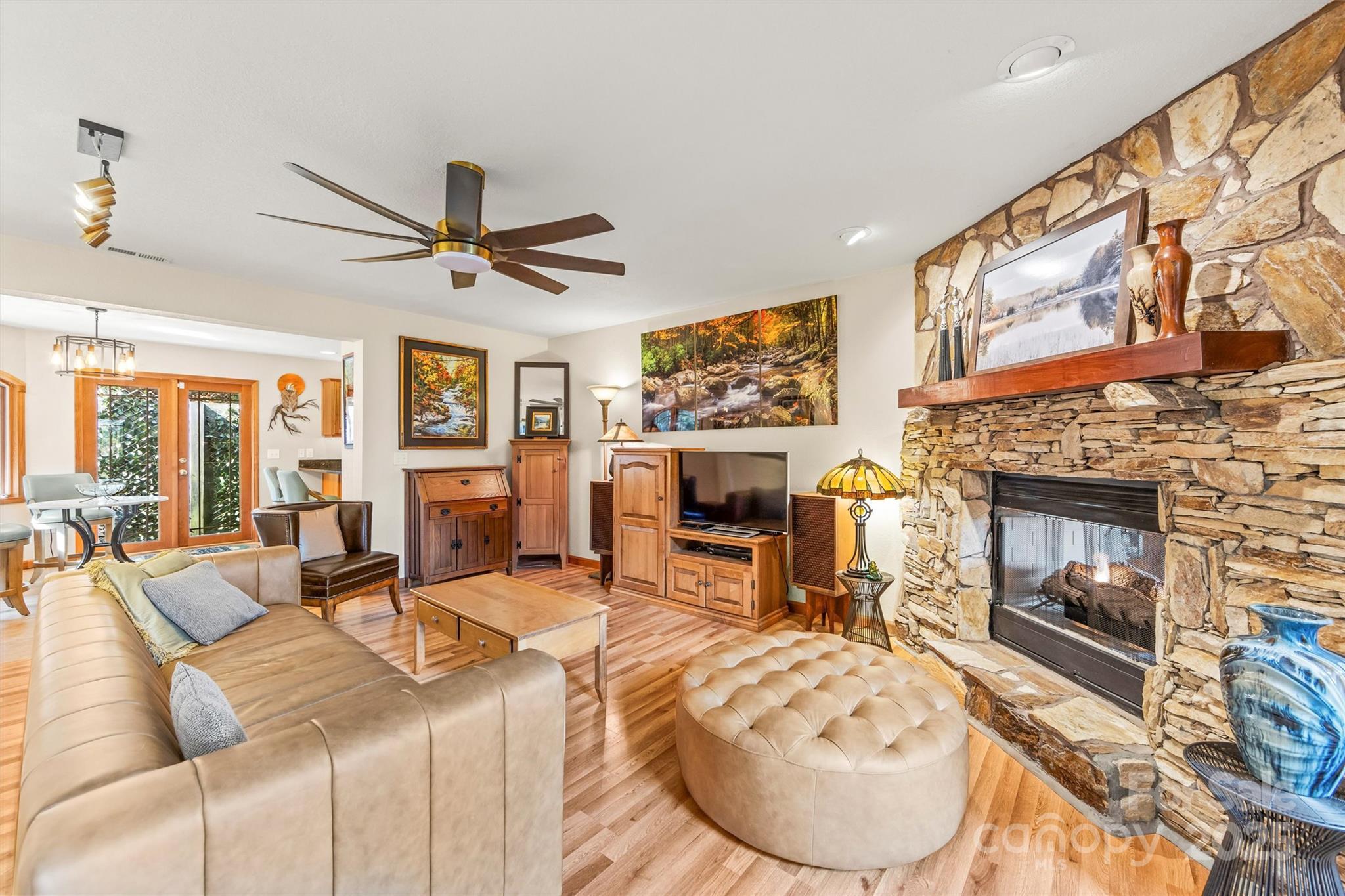336 Berry Lane — Bryson City
