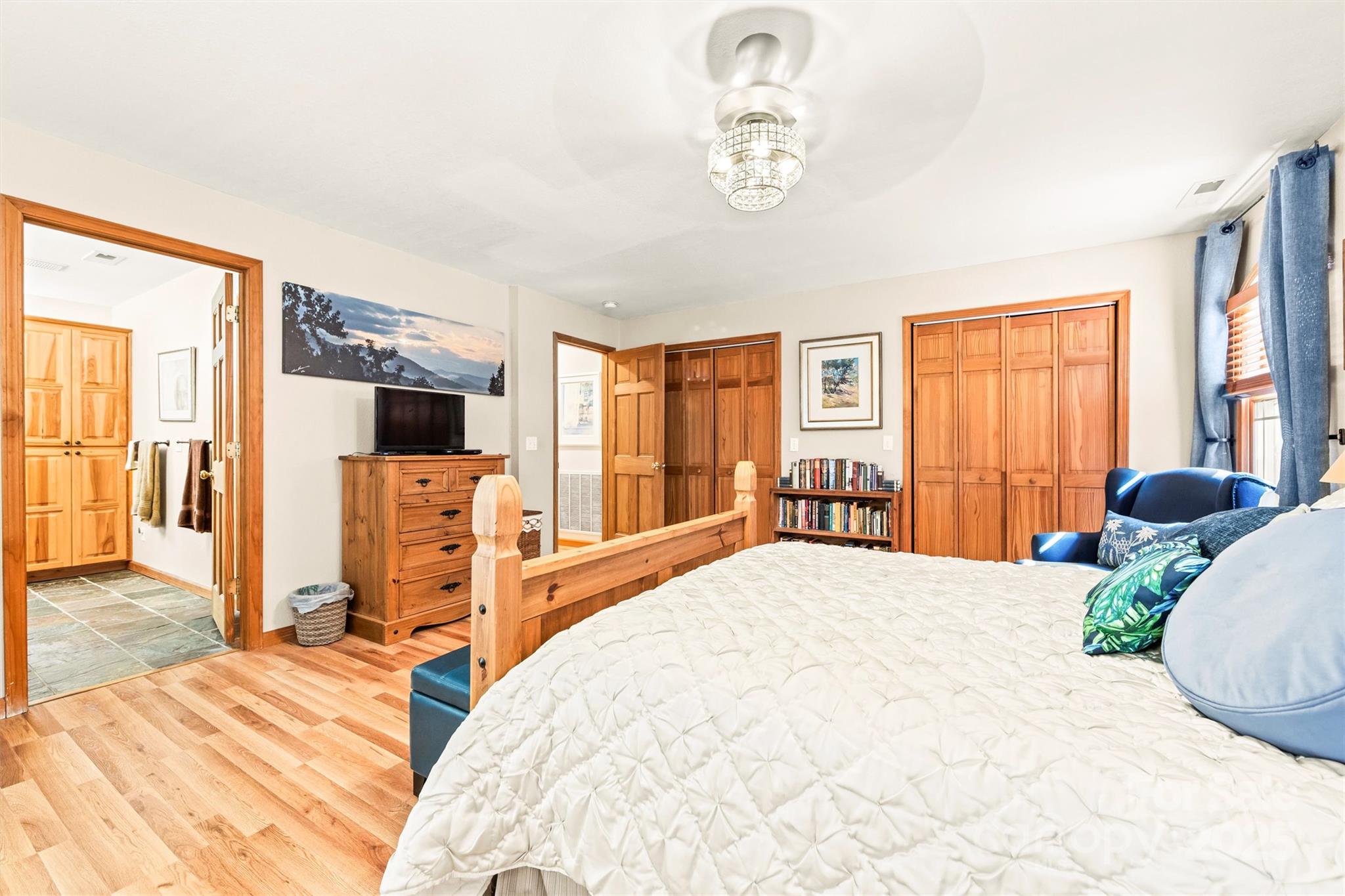 336 Berry Lane — Bryson City