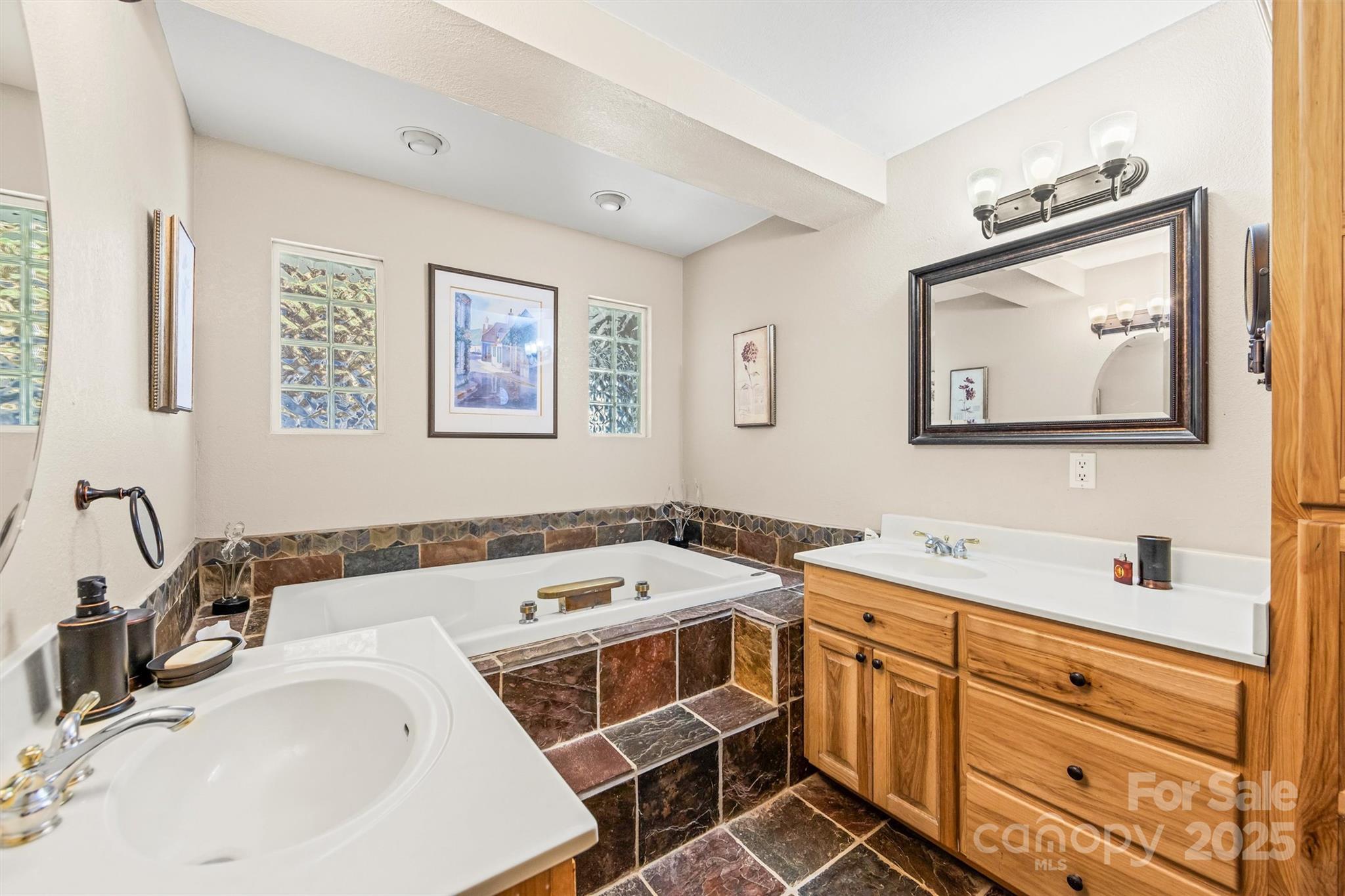 336 Berry Lane — Bryson City