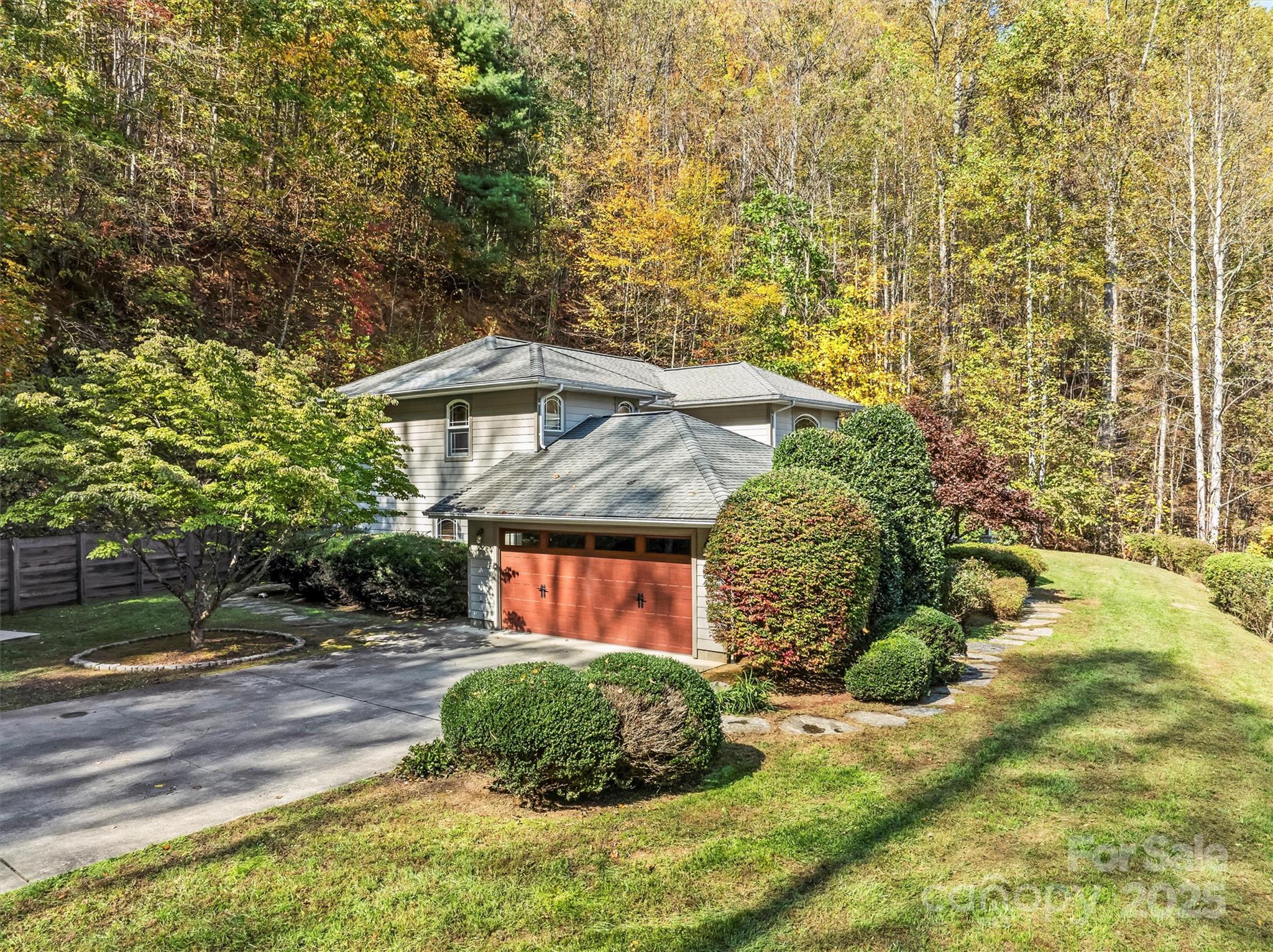336 Berry Lane — Bryson City