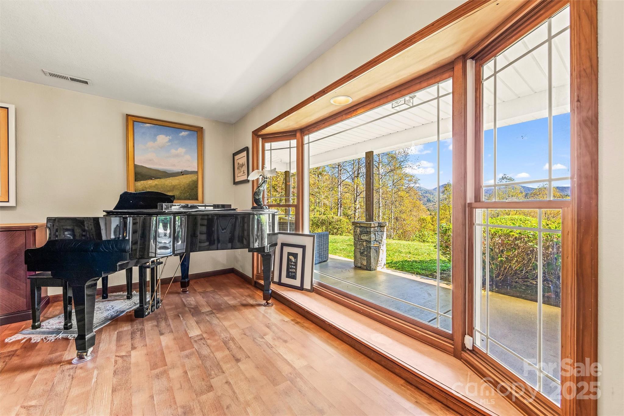 336 Berry Lane — Bryson City