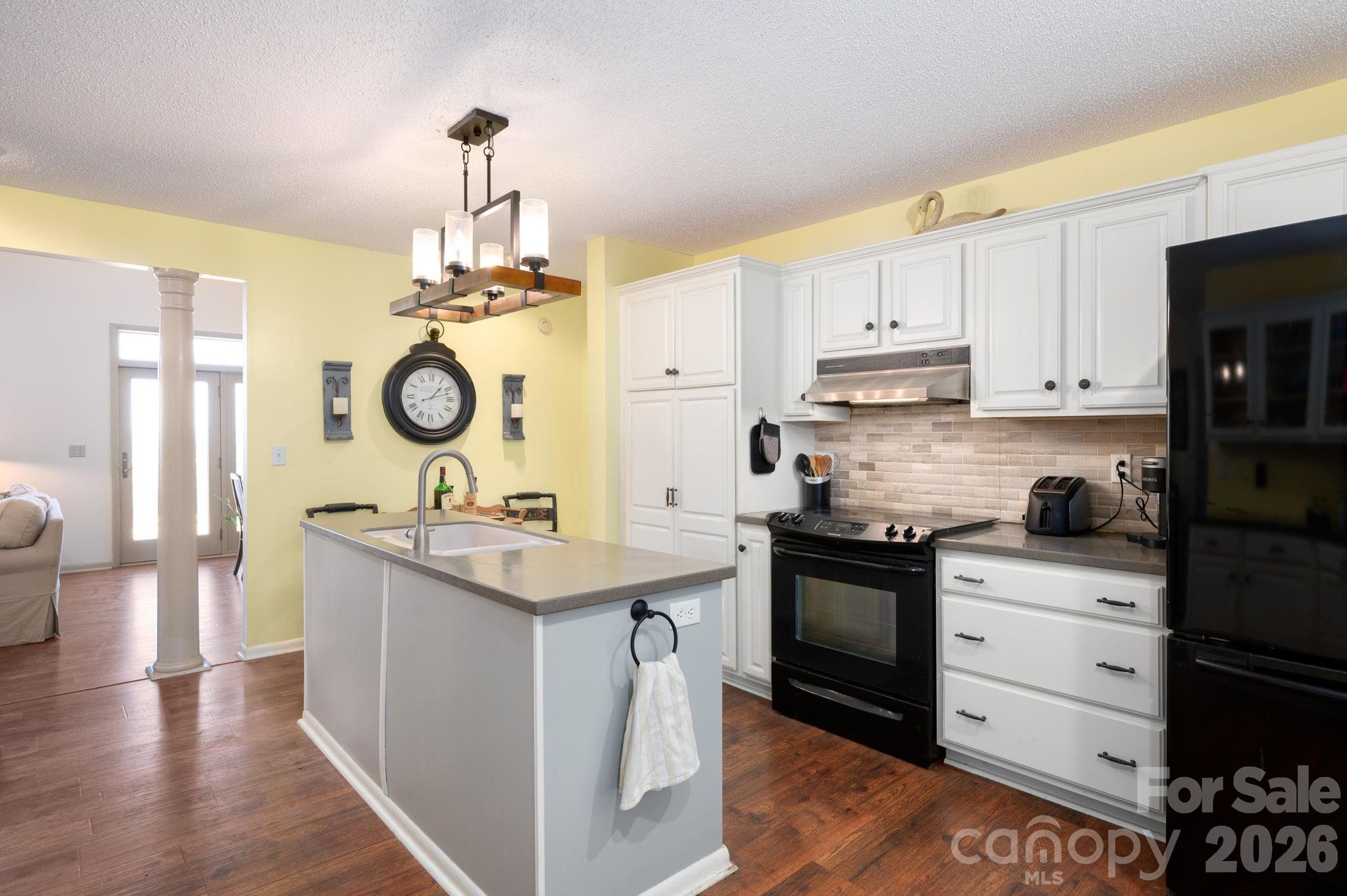 481 Overlook Drive — Mars Hill