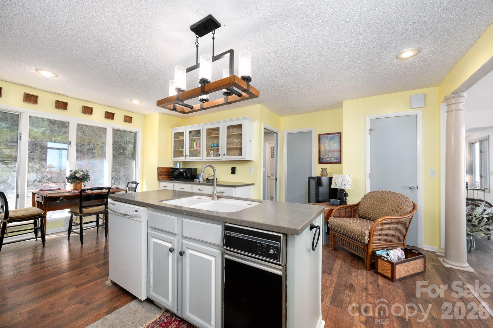 481 Overlook Drive — Mars Hill