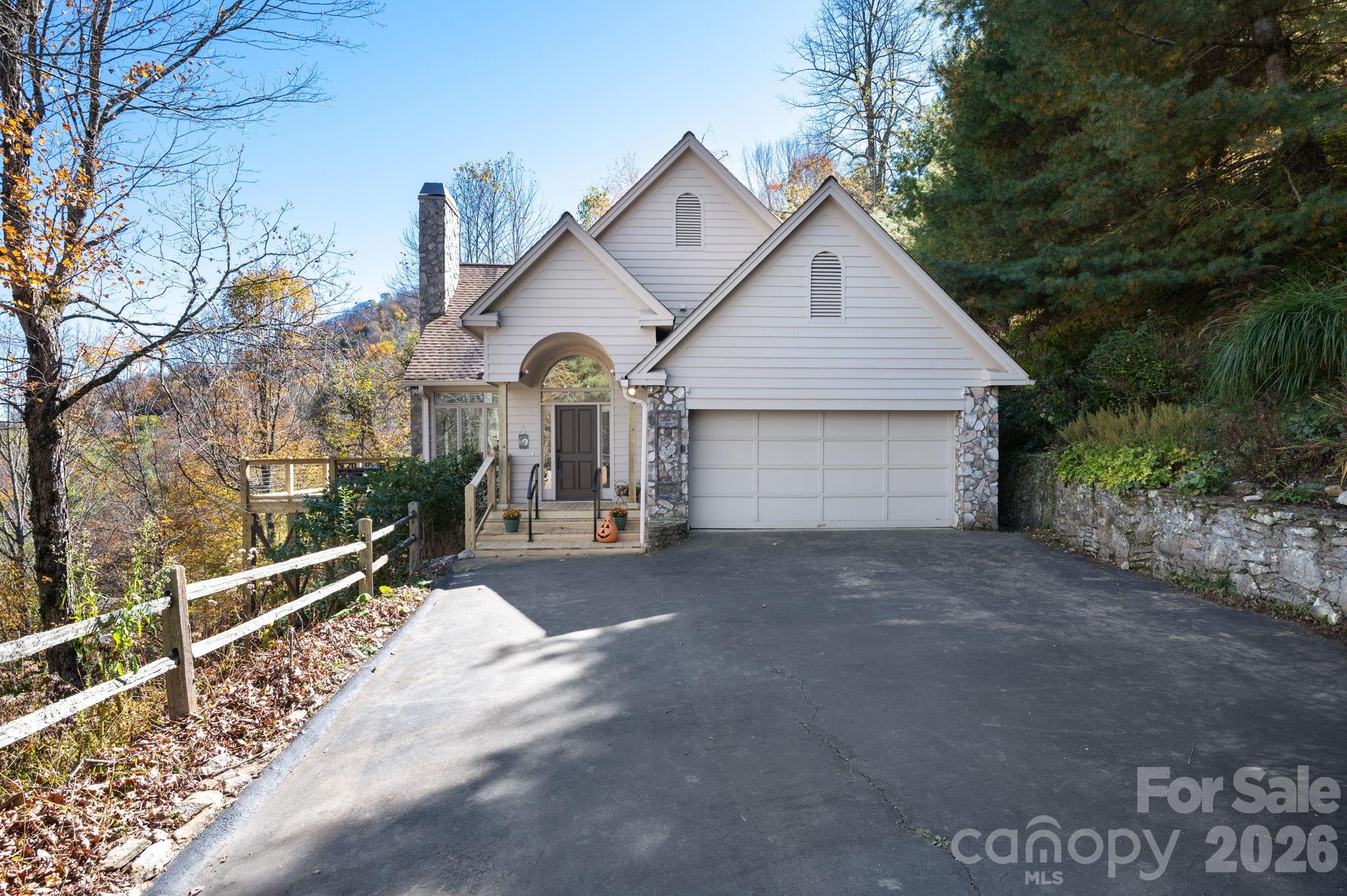 481 Overlook Drive — Mars Hill