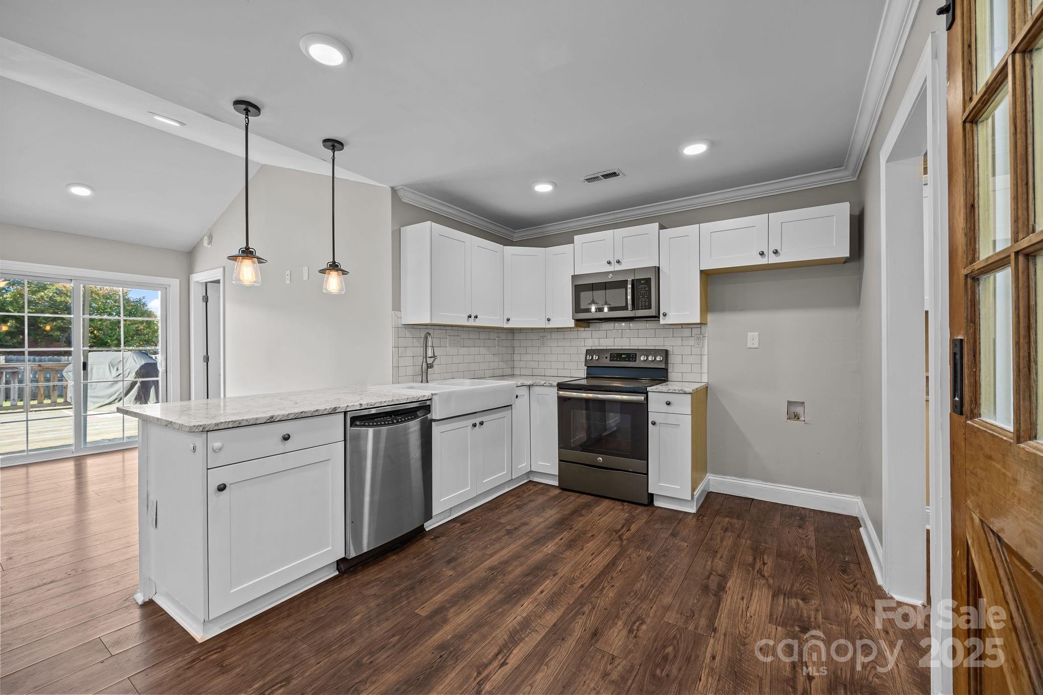1090 Sides Street — Rockwell