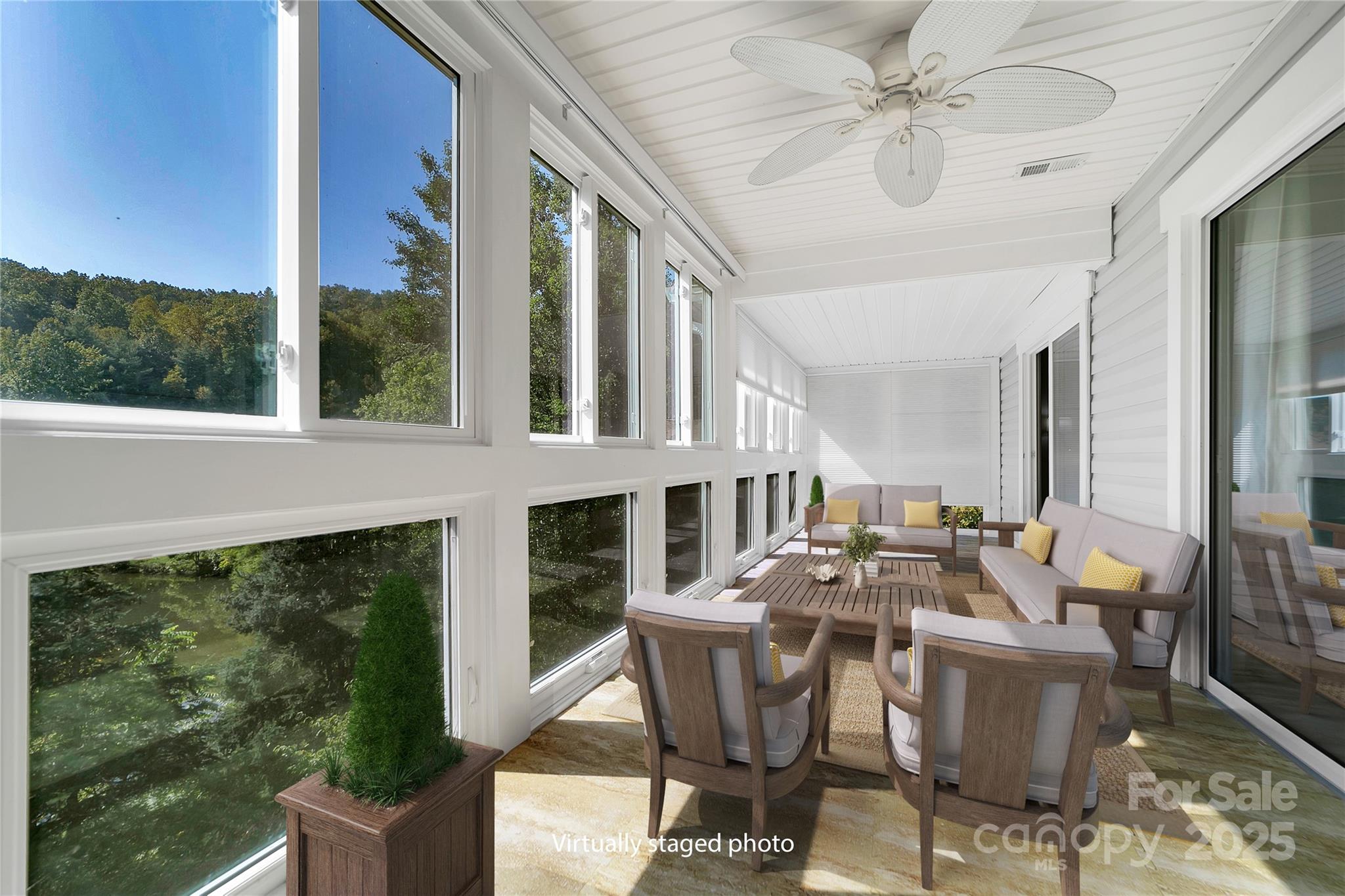 110 Lakeview Court — Brevard