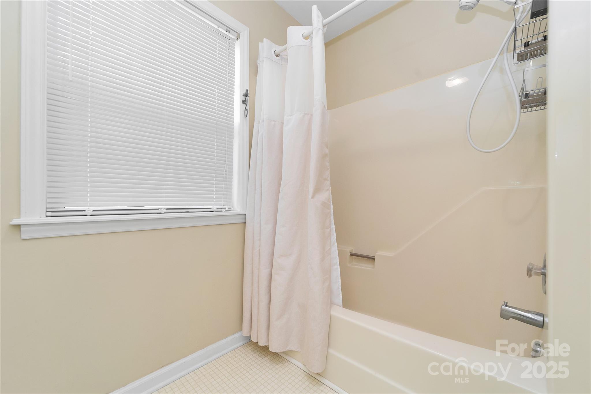 110 Lakeview Court — Brevard