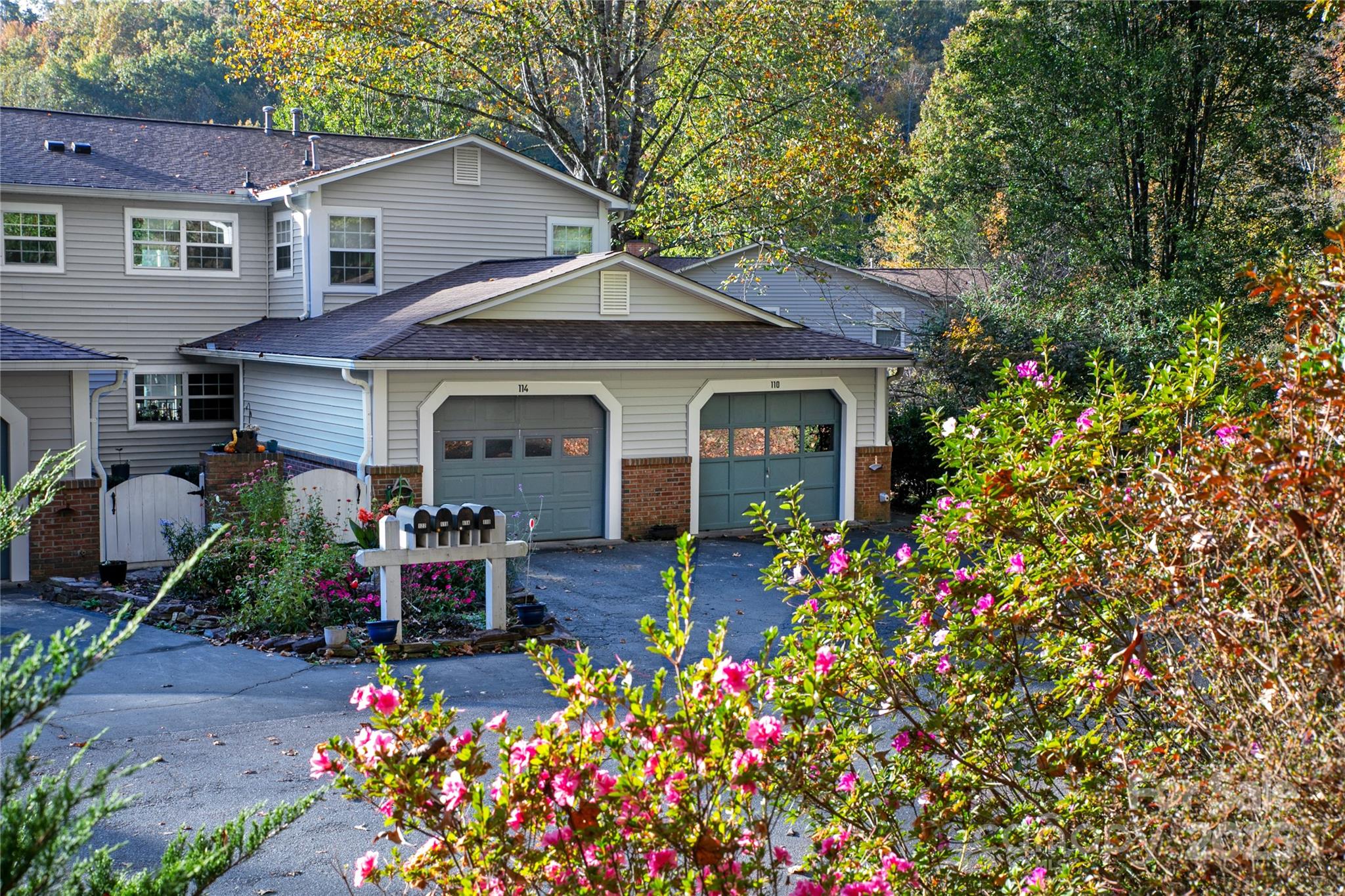110 Lakeview Court — Brevard