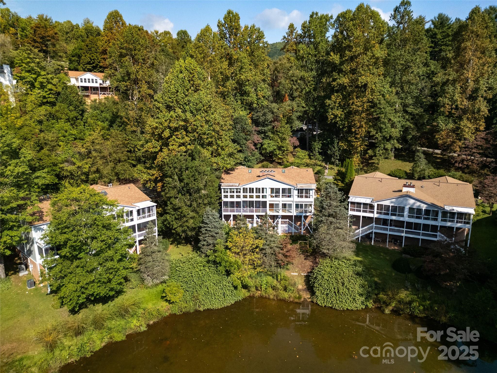 110 Lakeview Court — Brevard
