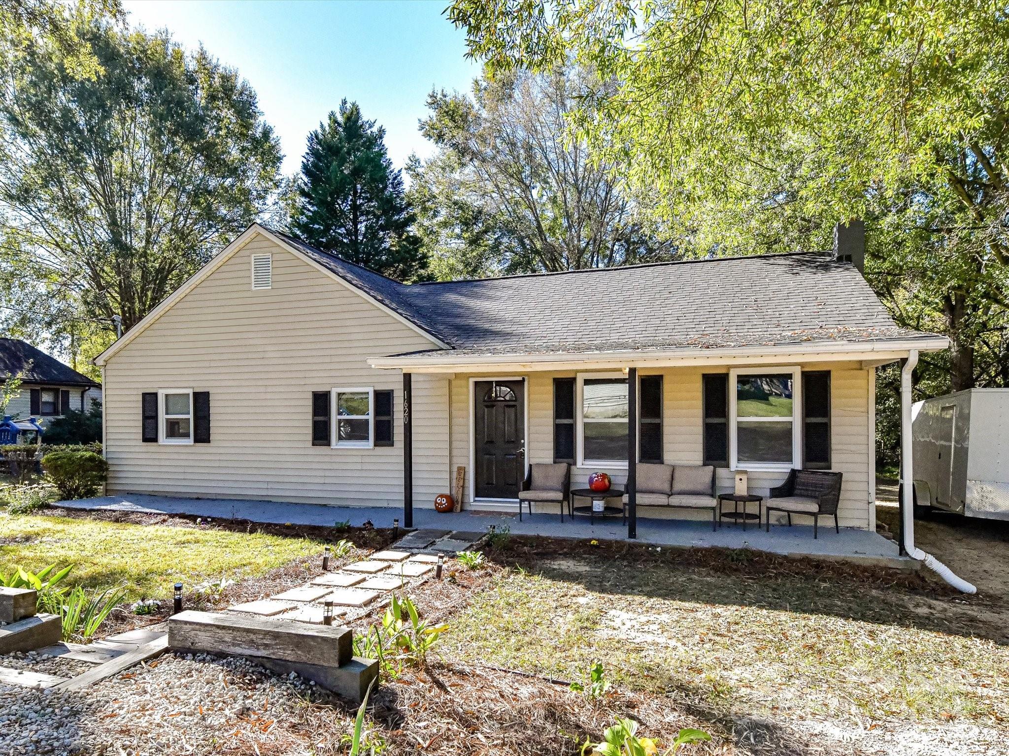 1620 Blueberry Street — Mount Pleasant