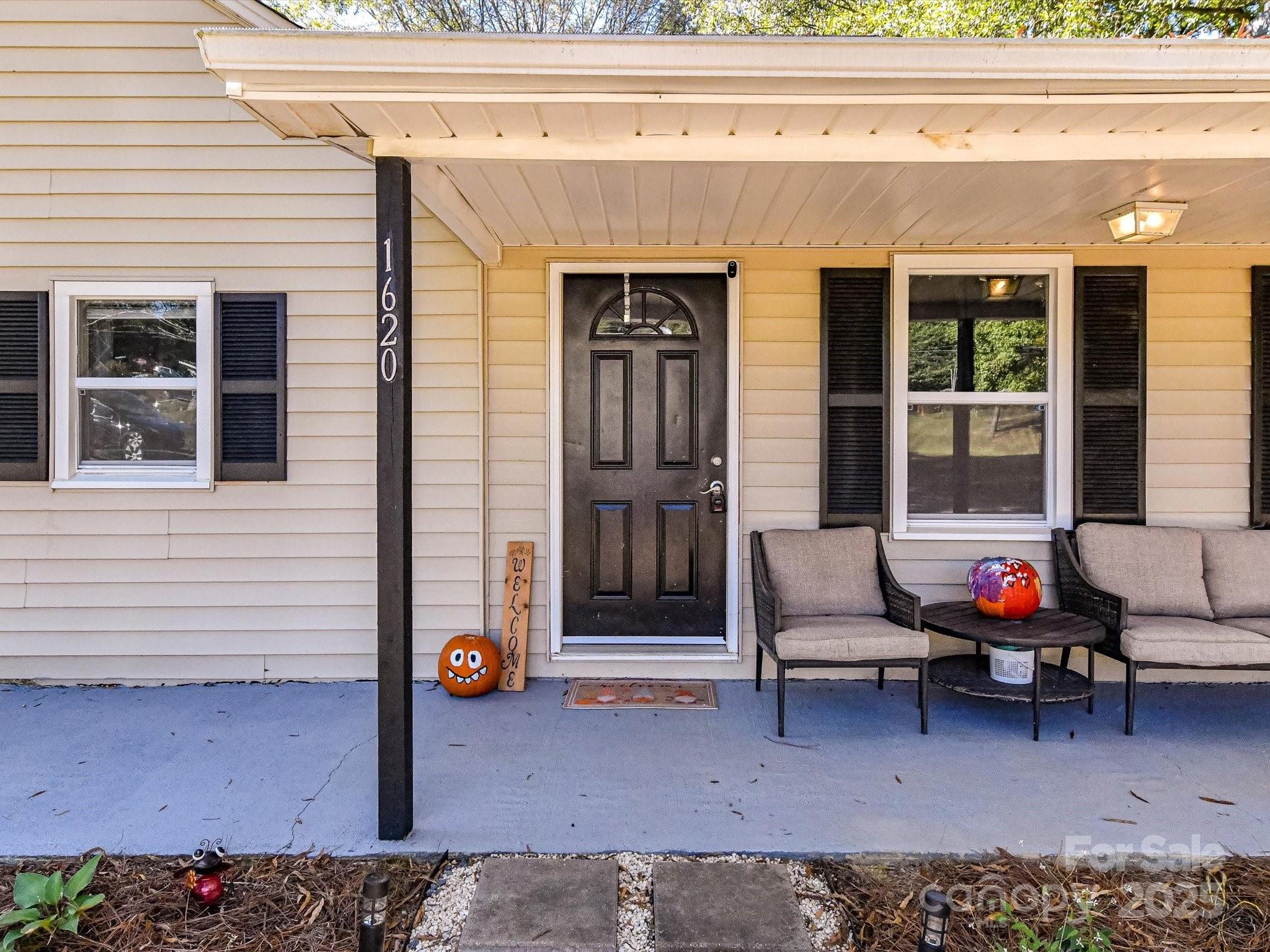 1620 Blueberry Street — Mount Pleasant
