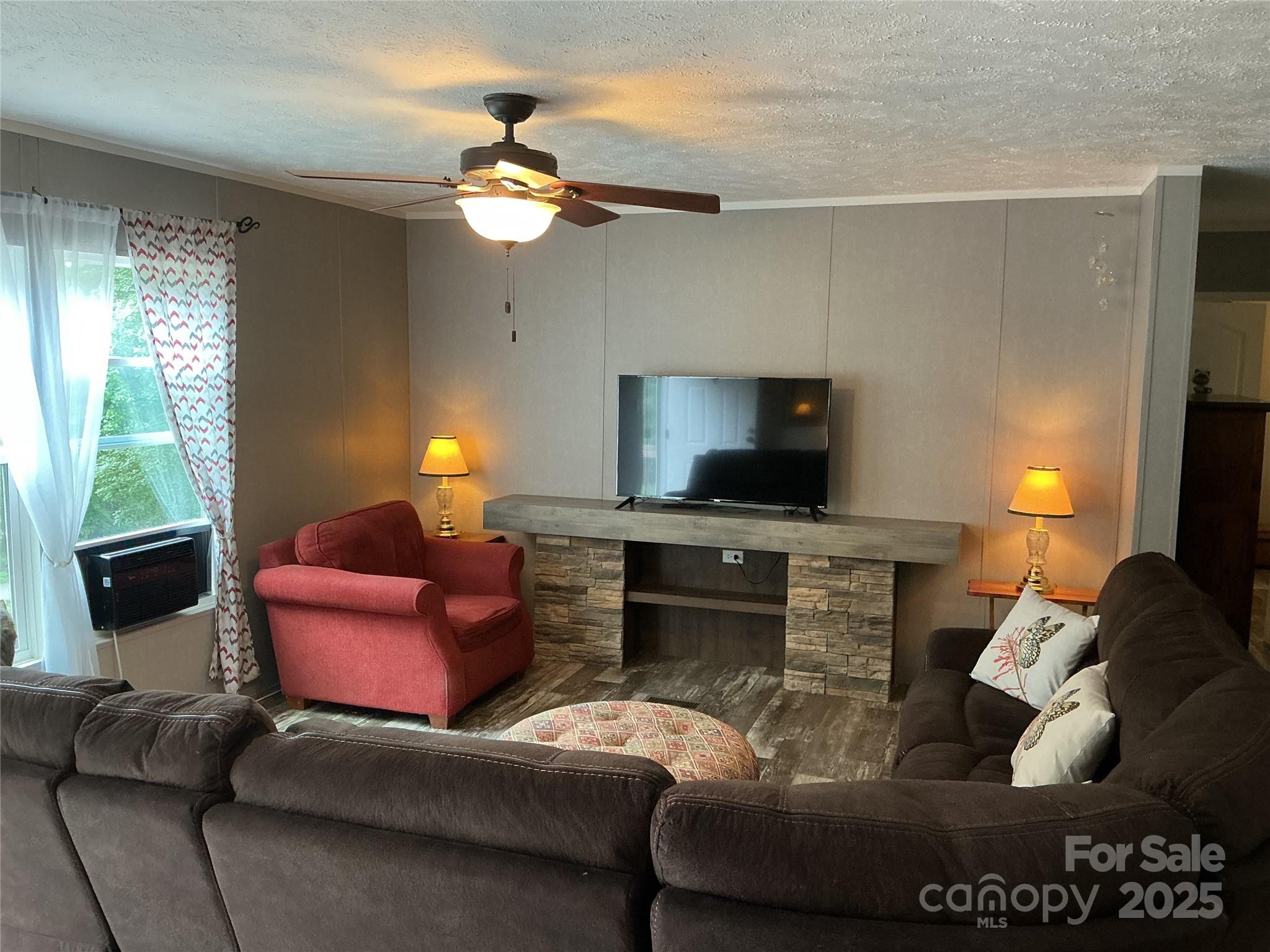 30 and 32 W Skyland Circle — Asheville