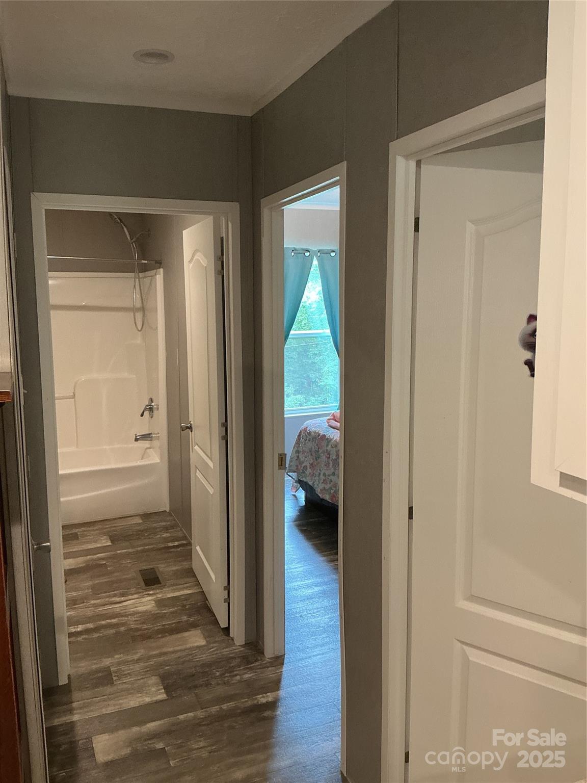 30 and 32 W Skyland Circle — Asheville