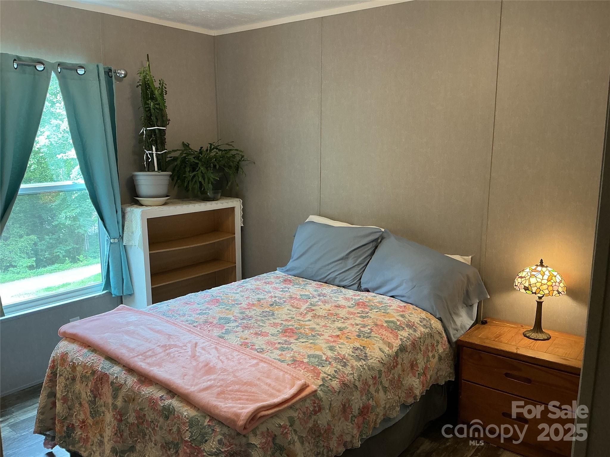 30 and 32 W Skyland Circle — Asheville