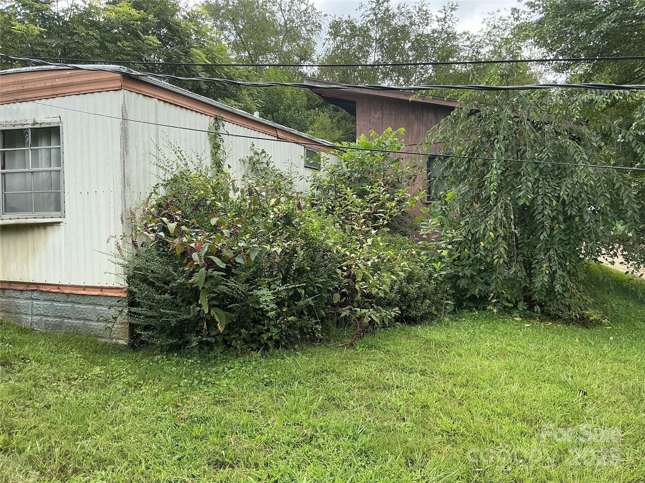 30 and 32 W Skyland Circle — Asheville