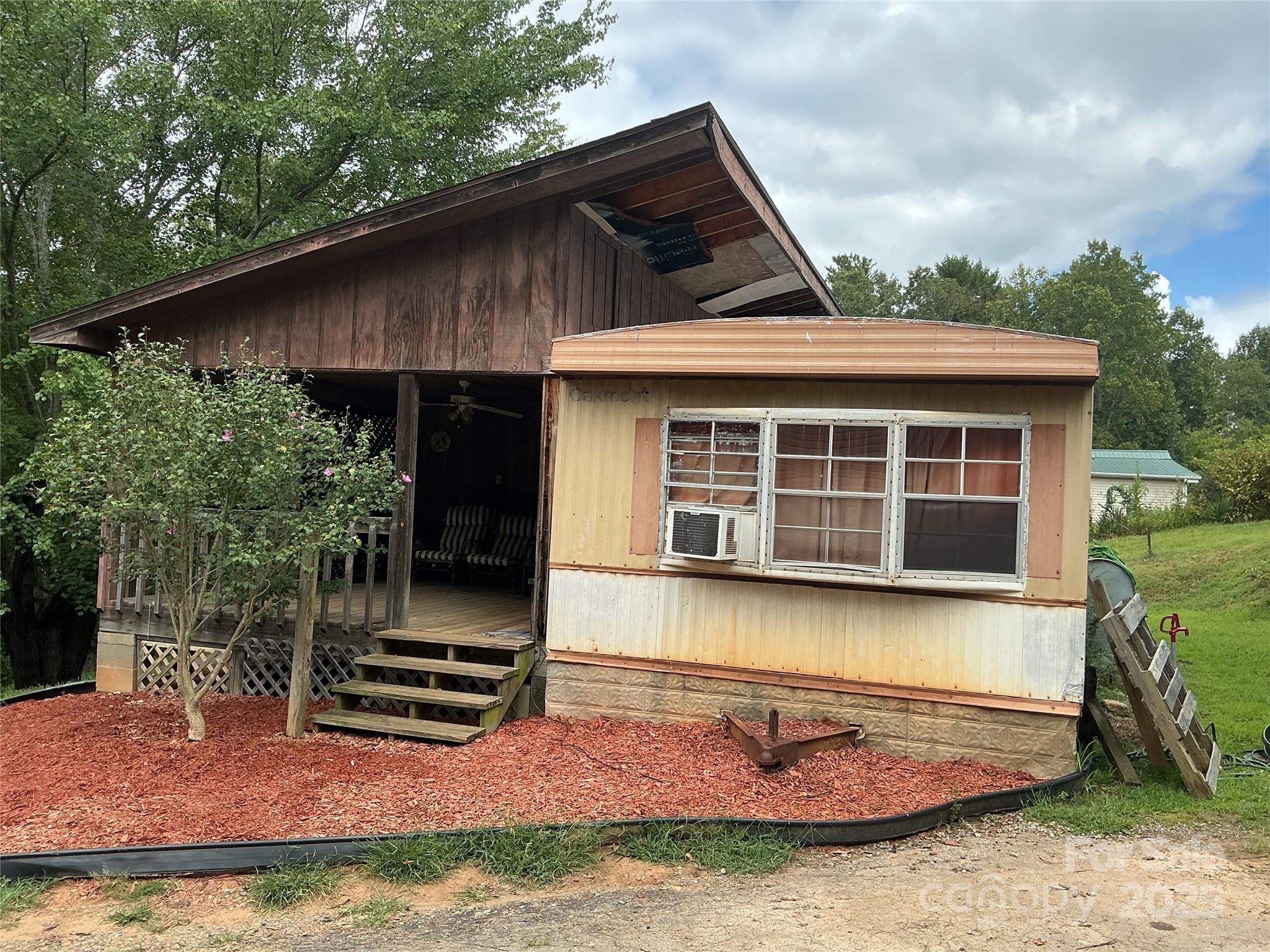 30 and 32 W Skyland Circle — Asheville