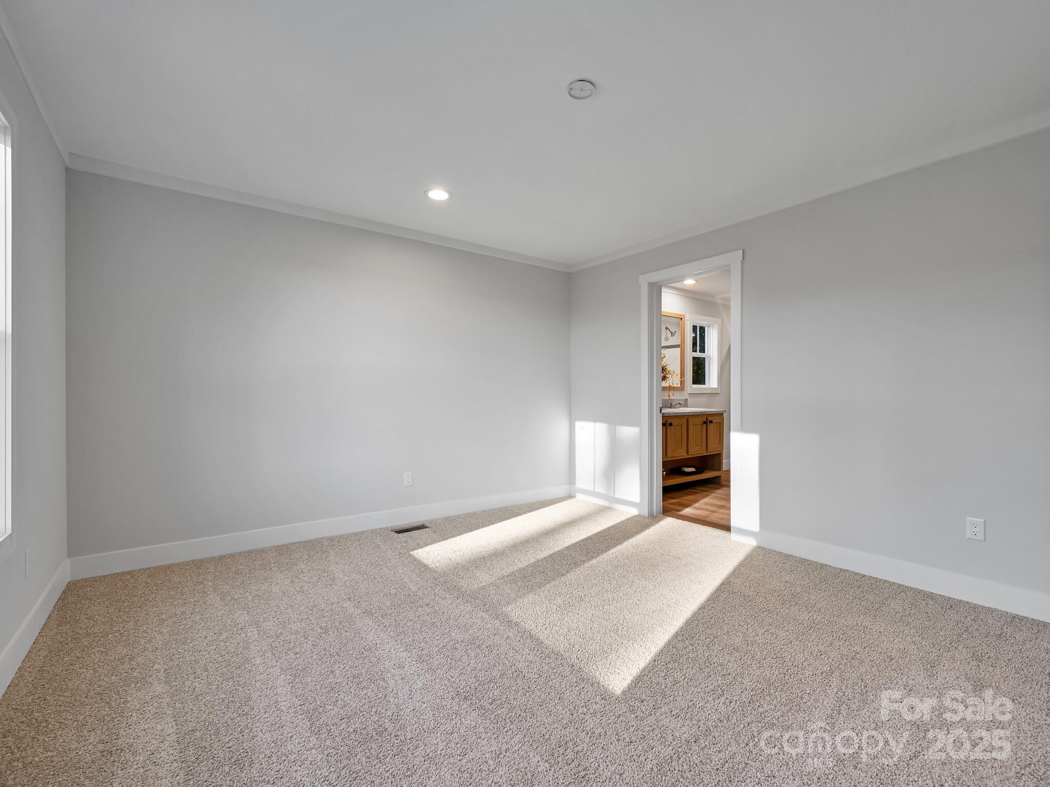 262 Appalachian Way — Mars Hill