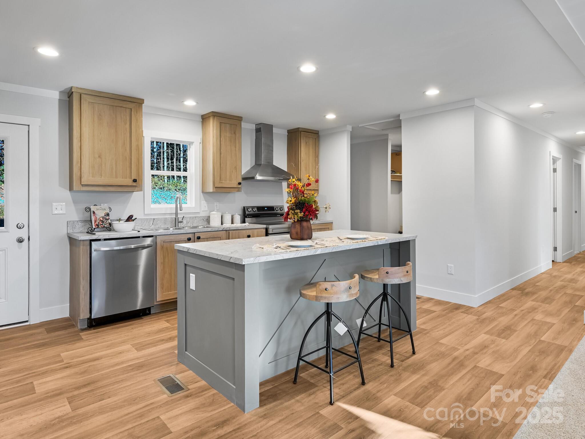 262 Appalachian Way — Mars Hill