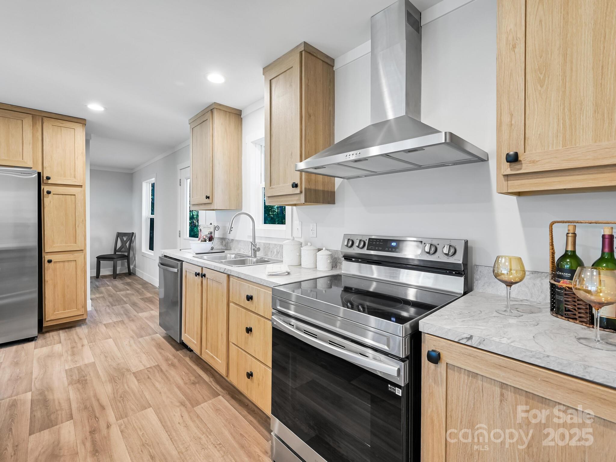 262 Appalachian Way — Mars Hill