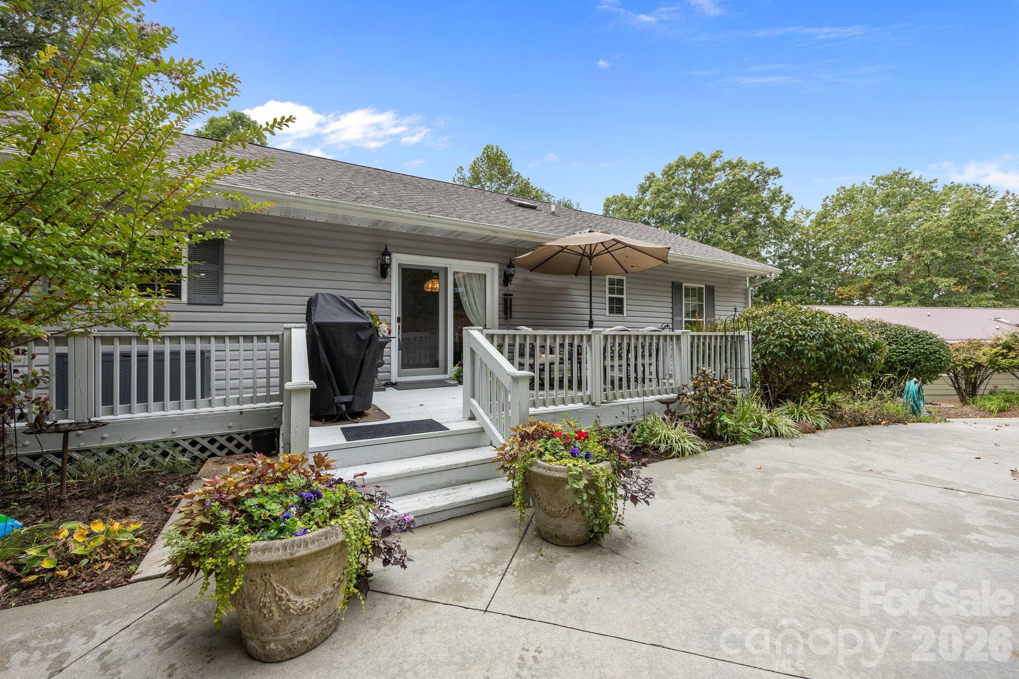 124 Lytle Cove Road — Swannanoa
