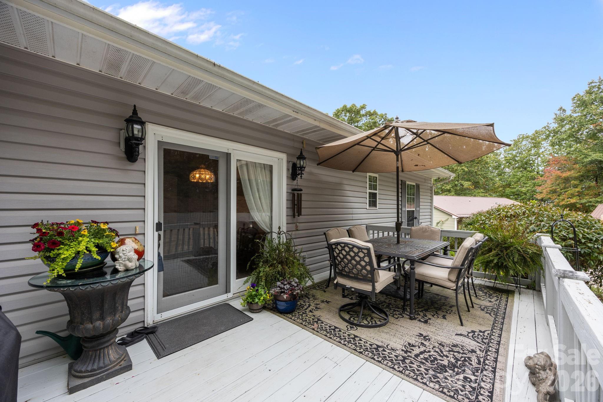 124 Lytle Cove Road — Swannanoa