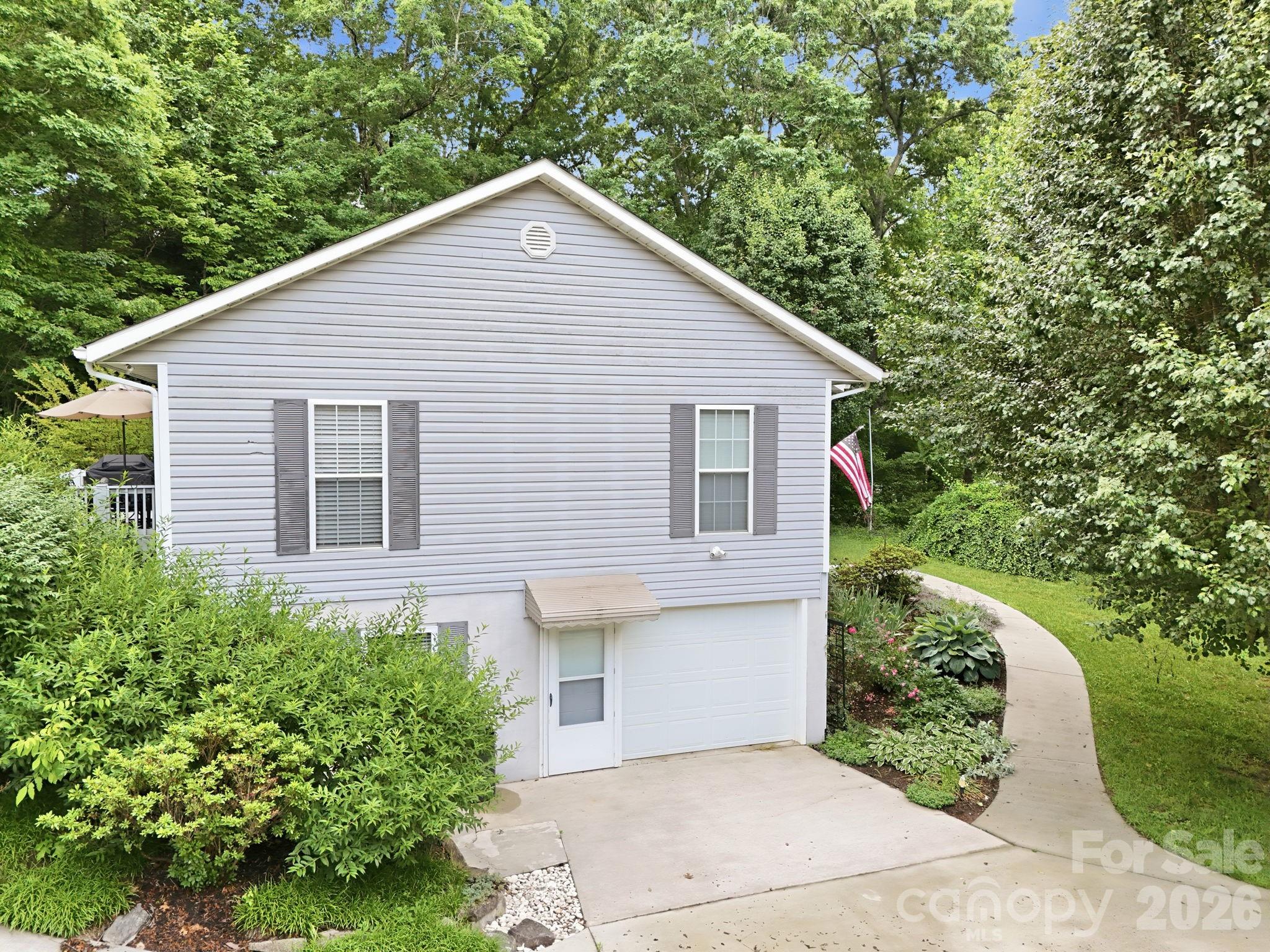 124 Lytle Cove Road — Swannanoa