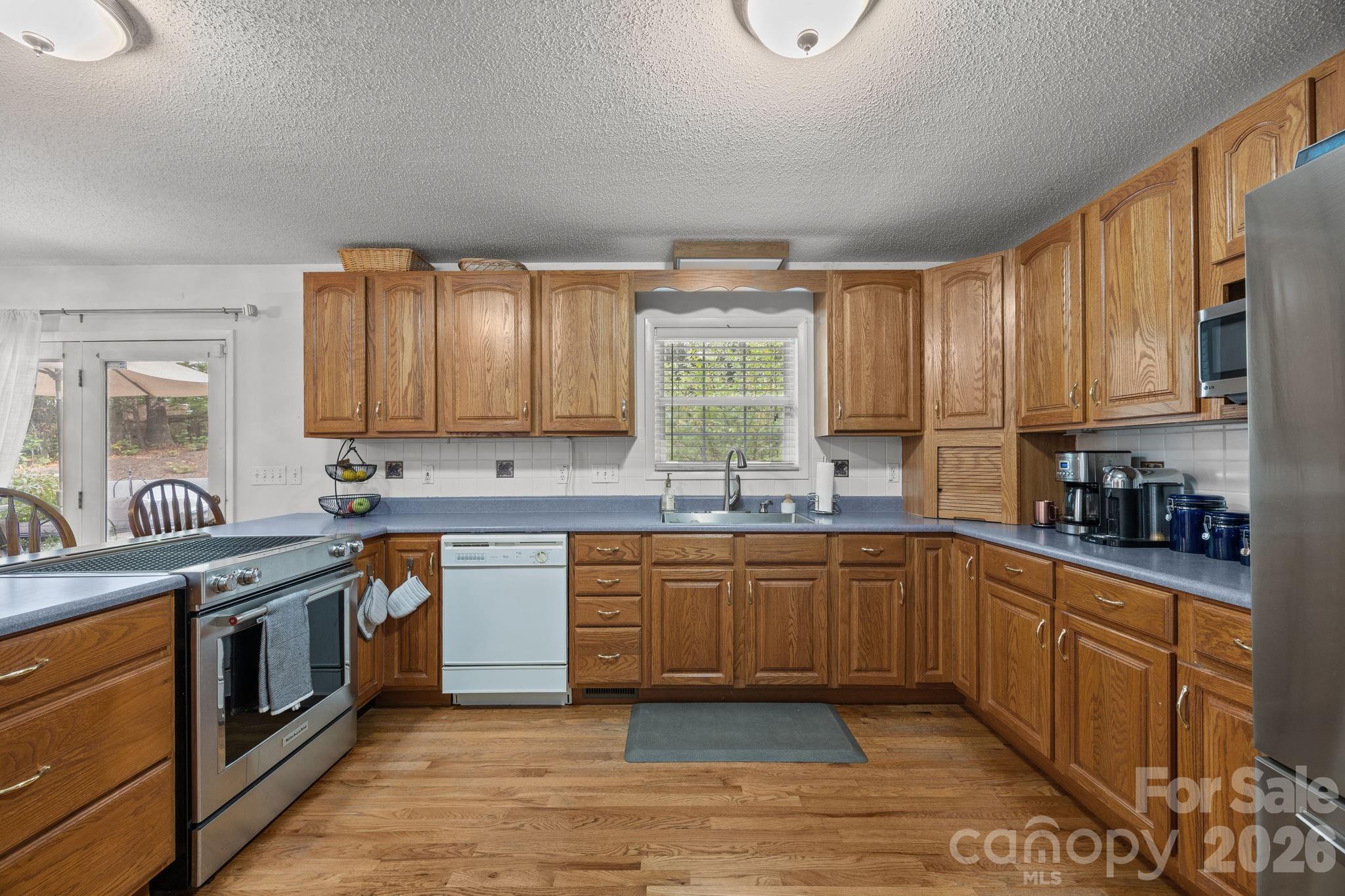 124 Lytle Cove Road — Swannanoa