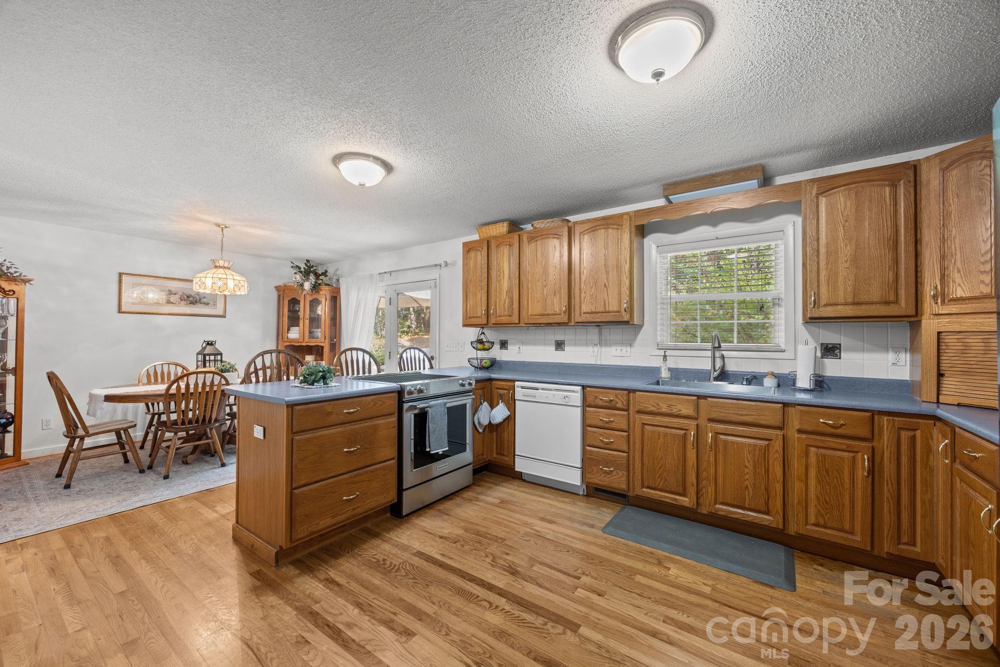 124 Lytle Cove Road — Swannanoa