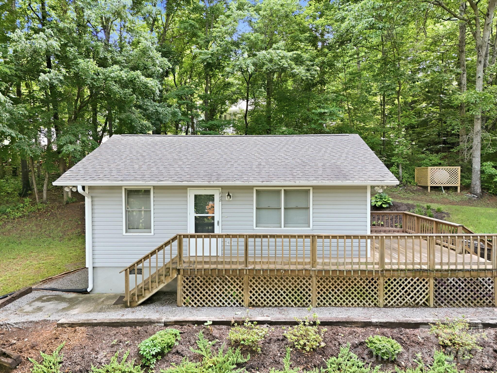 124 Lytle Cove Road — Swannanoa