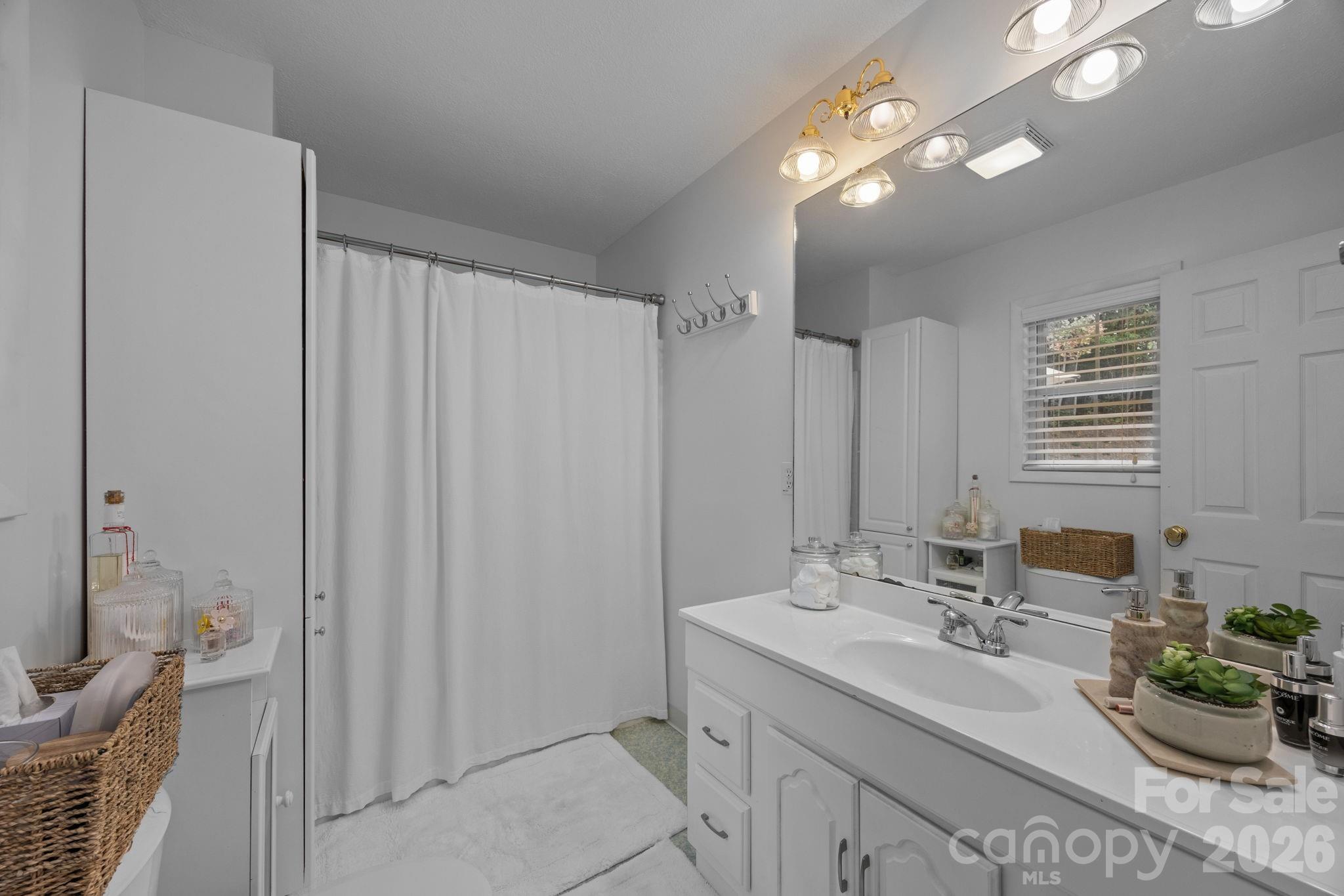 124 Lytle Cove Road — Swannanoa