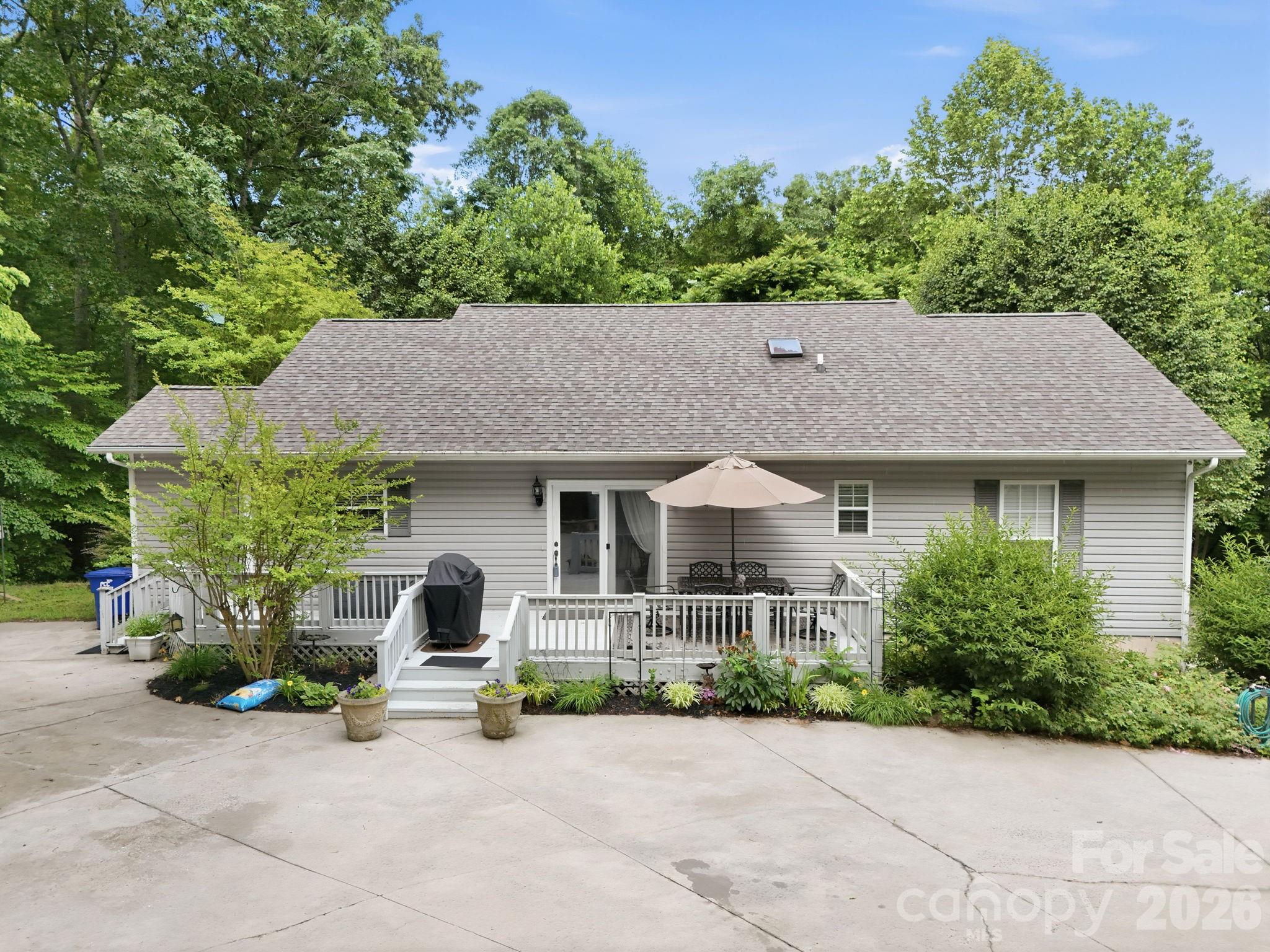 124 Lytle Cove Road — Swannanoa