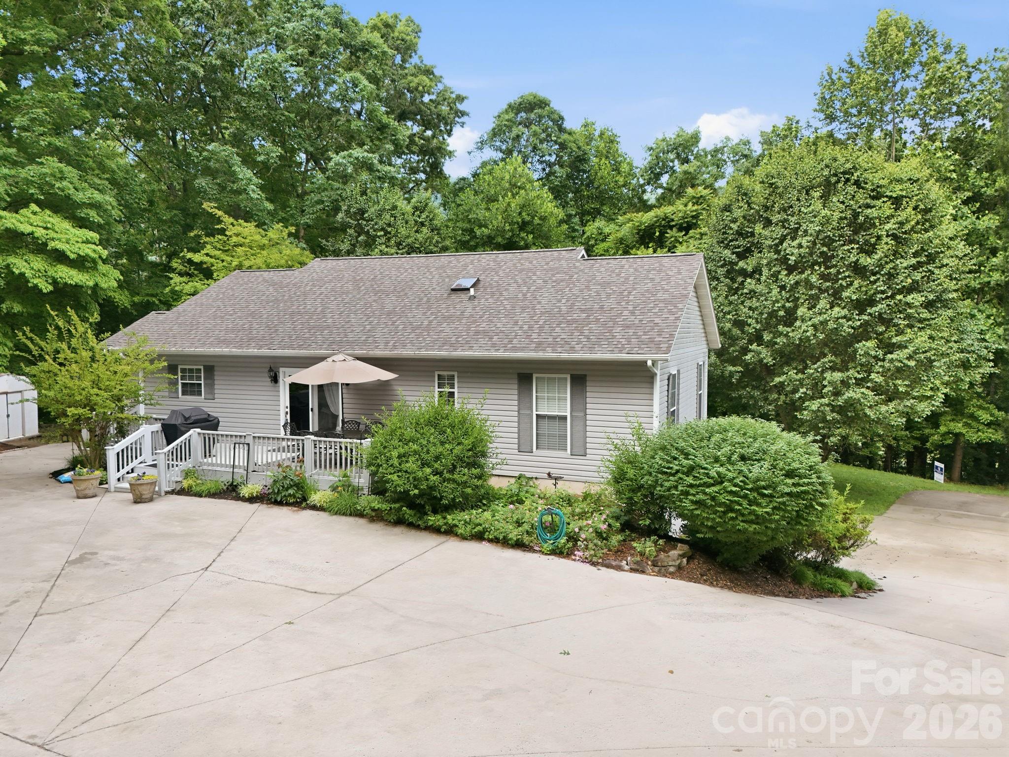 124 Lytle Cove Road — Swannanoa