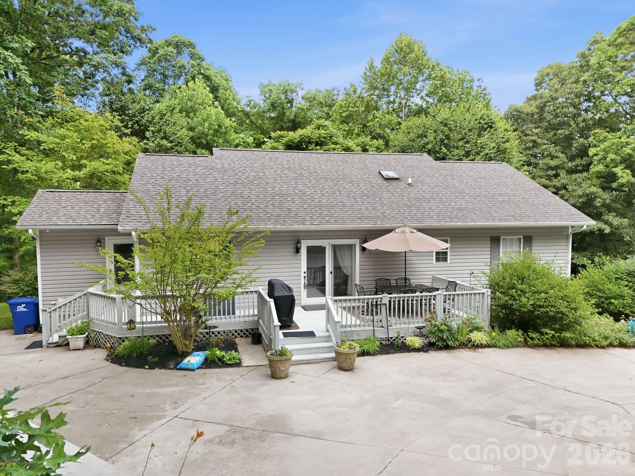 124 Lytle Cove Road — Swannanoa