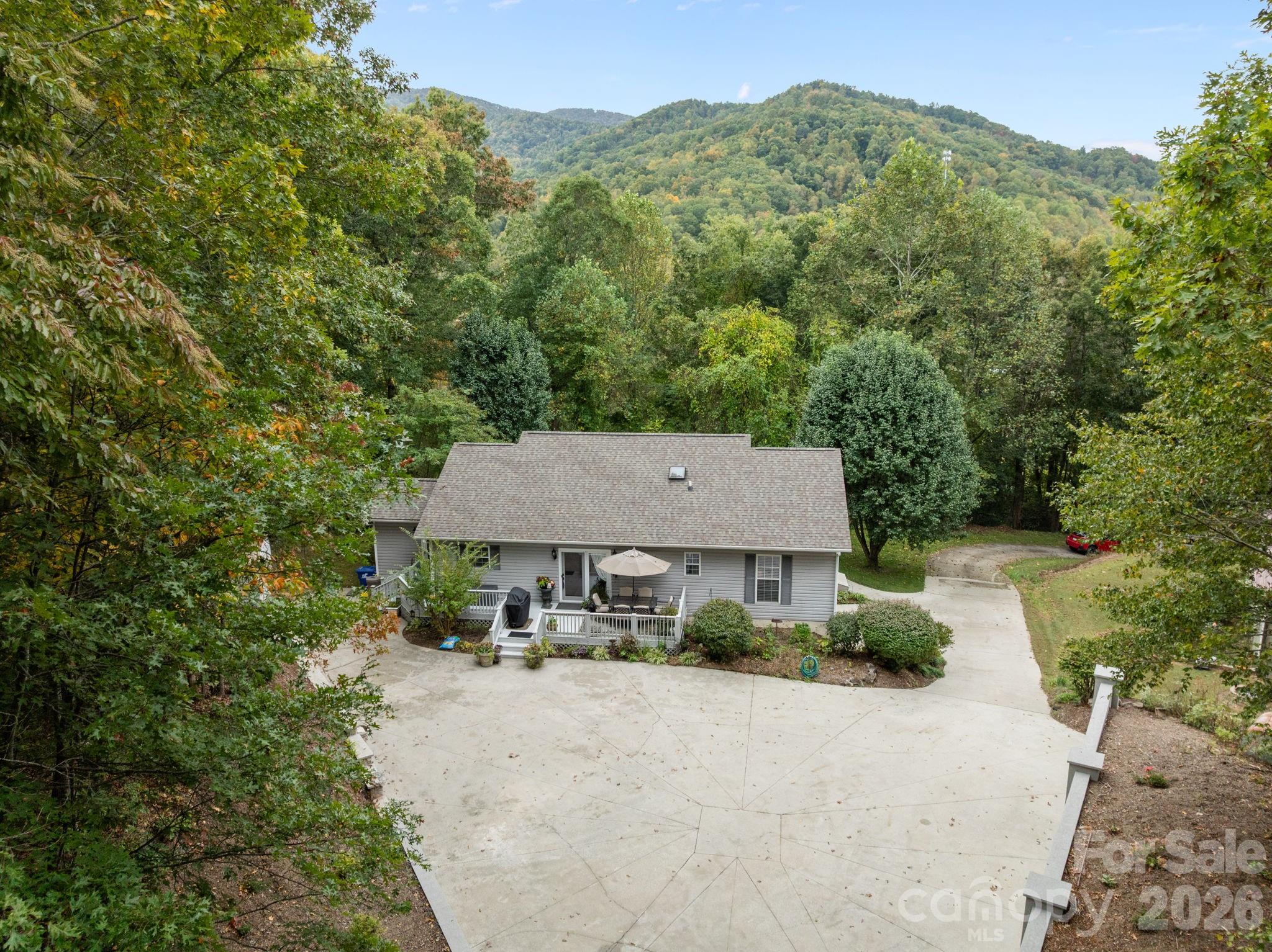124 Lytle Cove Road — Swannanoa